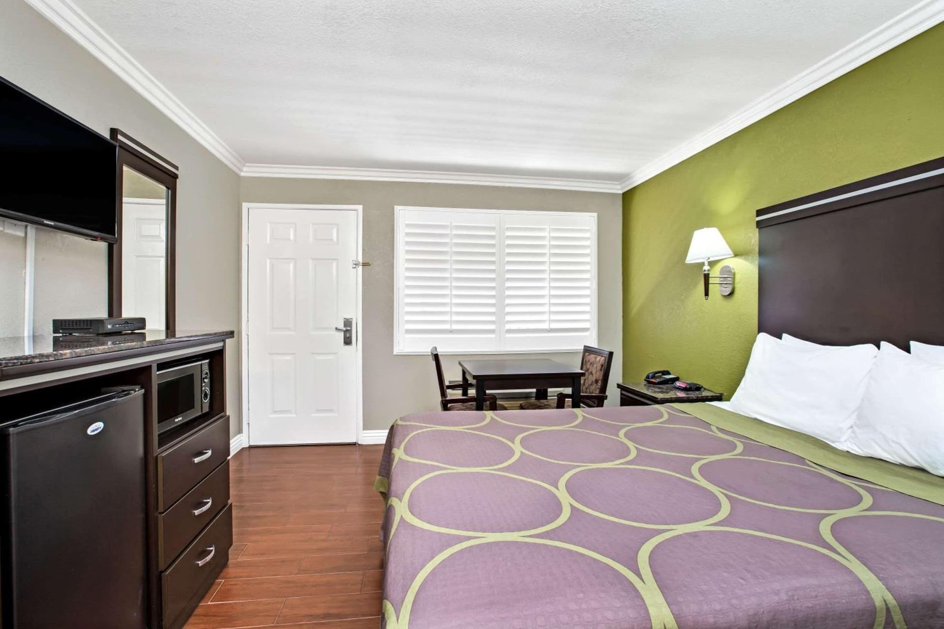 Super 8 by Wyndham Inglewood/LAX/LA Airport gallery photo in Inglewood, CA — image 25