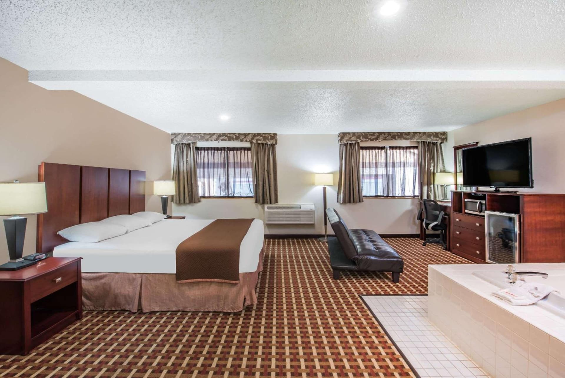 Super 8 by Wyndham Harlingen TX gallery photo in Harlingen, TX — image 13