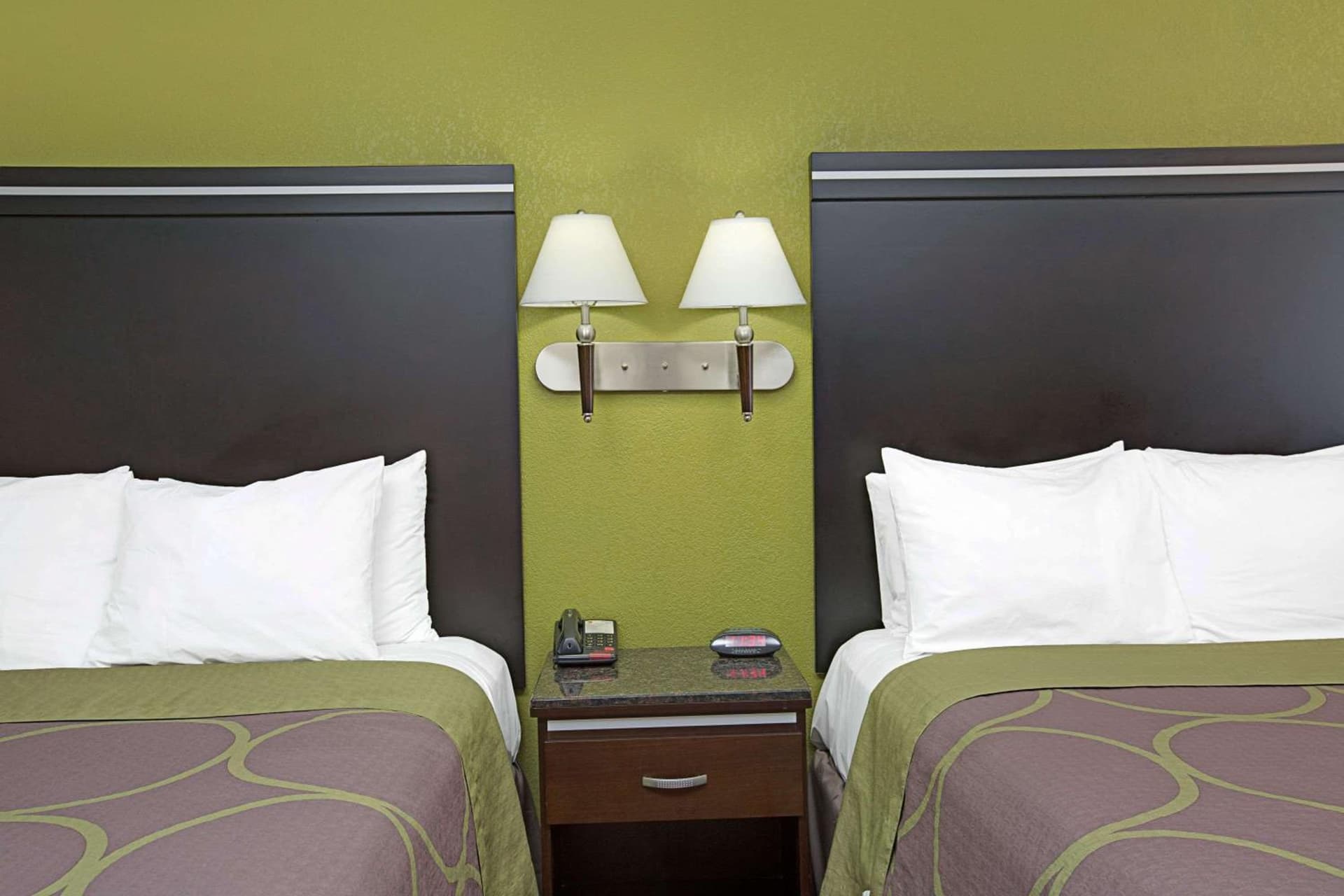 Super 8 by Wyndham Inglewood/LAX/LA Airport gallery photo in Inglewood, CA — image 9