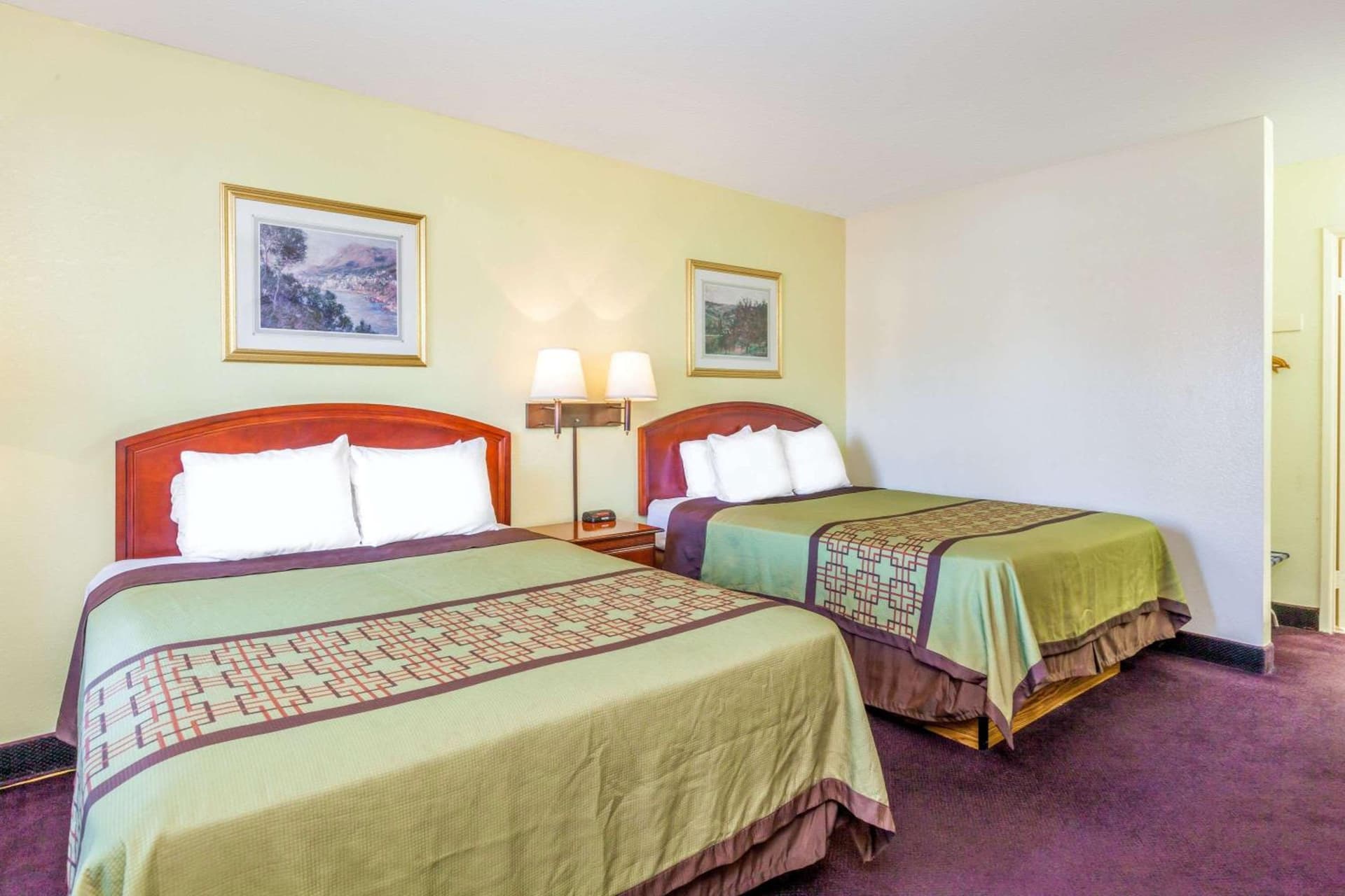 Super 8 by Wyndham Bakersfield/Central property views in Bakersfield, CA — gallery photo 3