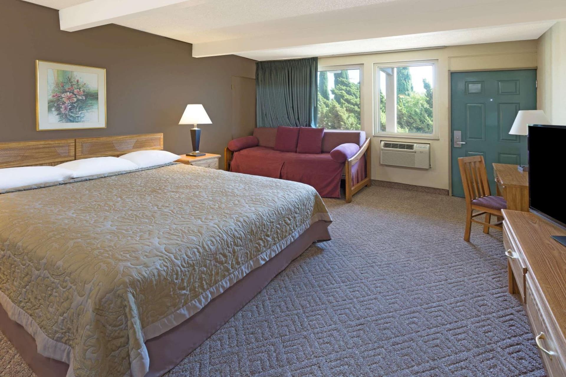 Costa Mesa Inn - Newport Beach Area gallery photo in Costa Mesa, CA — image 25