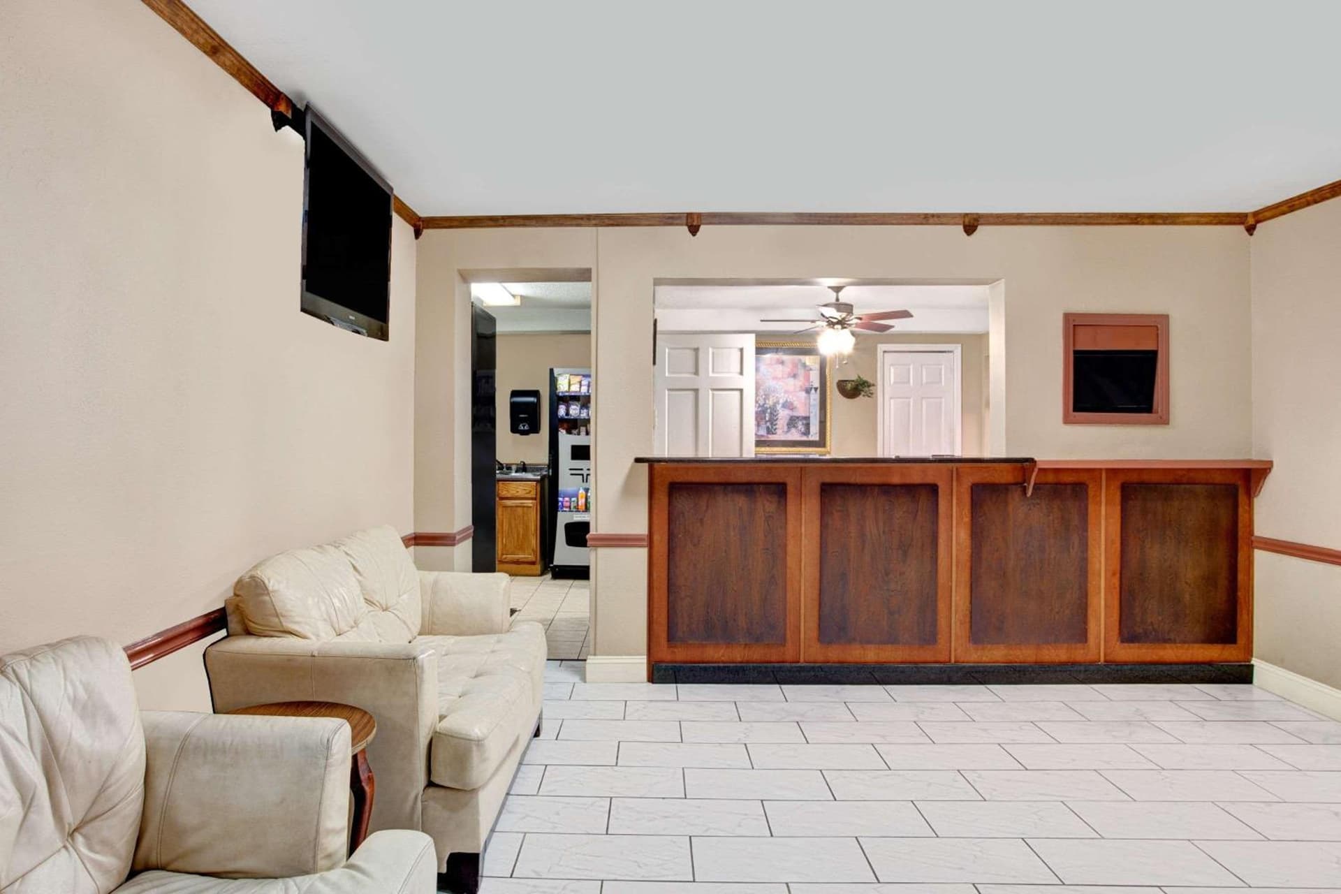 Super 8 by Wyndham West Memphis property views in West Memphis, AR — gallery photo 3