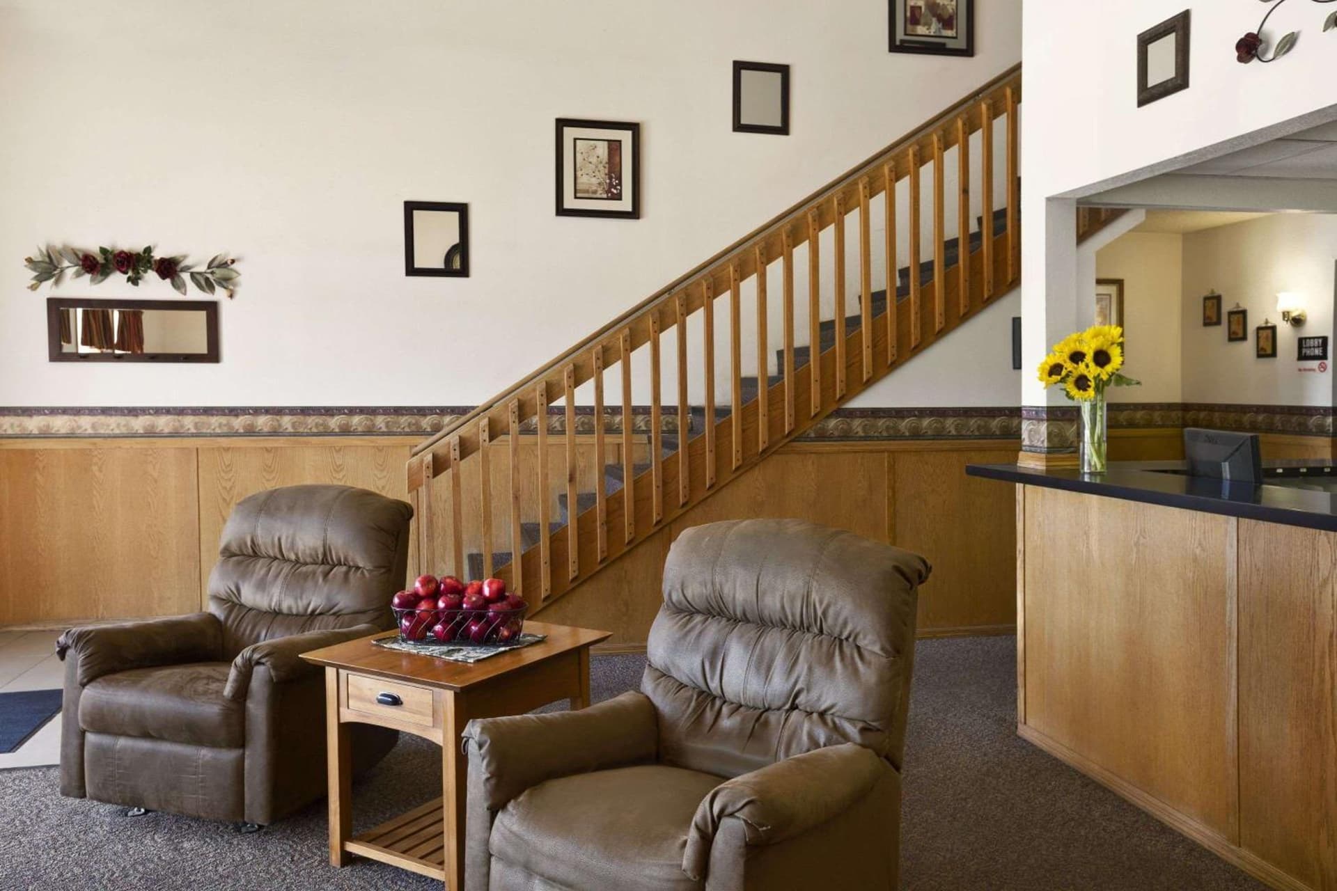 Super 8 by Wyndham Batesville interior in Batesville, AR — gallery photo 2