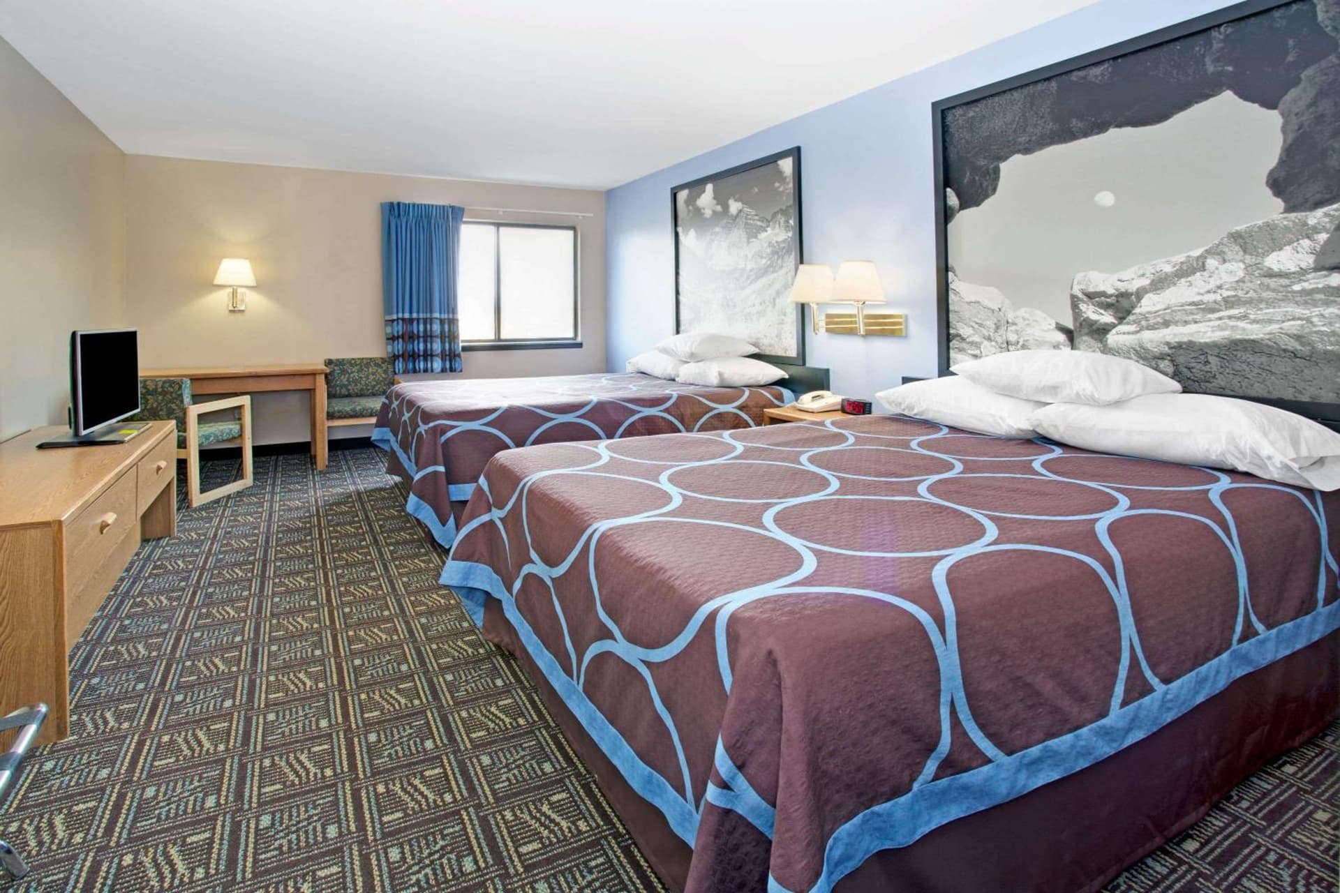 Super 8 by Wyndham Fort Collins interior in Fort Collins, CO — gallery photo 2