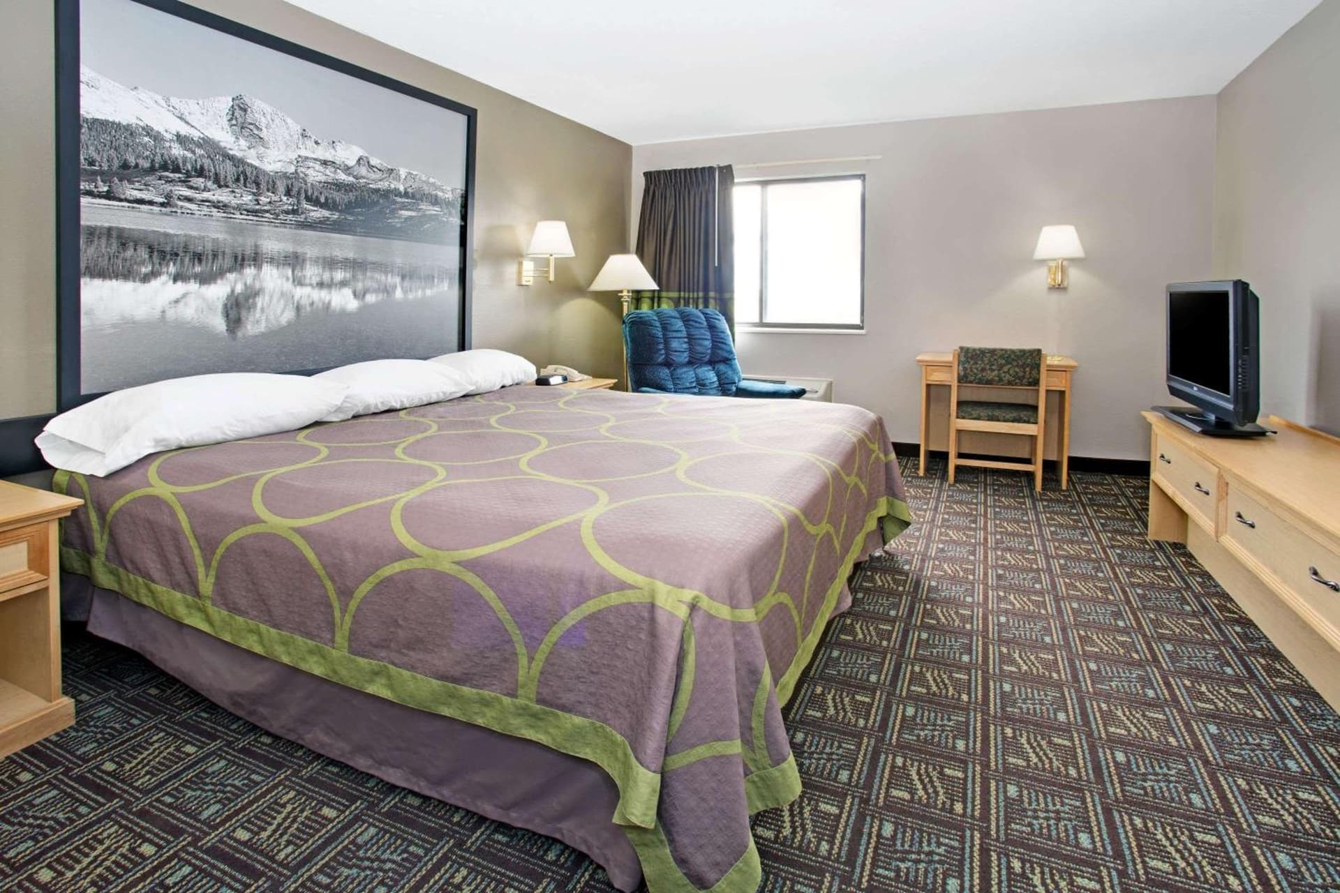 Super 8 by Wyndham Fort Collins gallery photo in Fort Collins, CO — image 18
