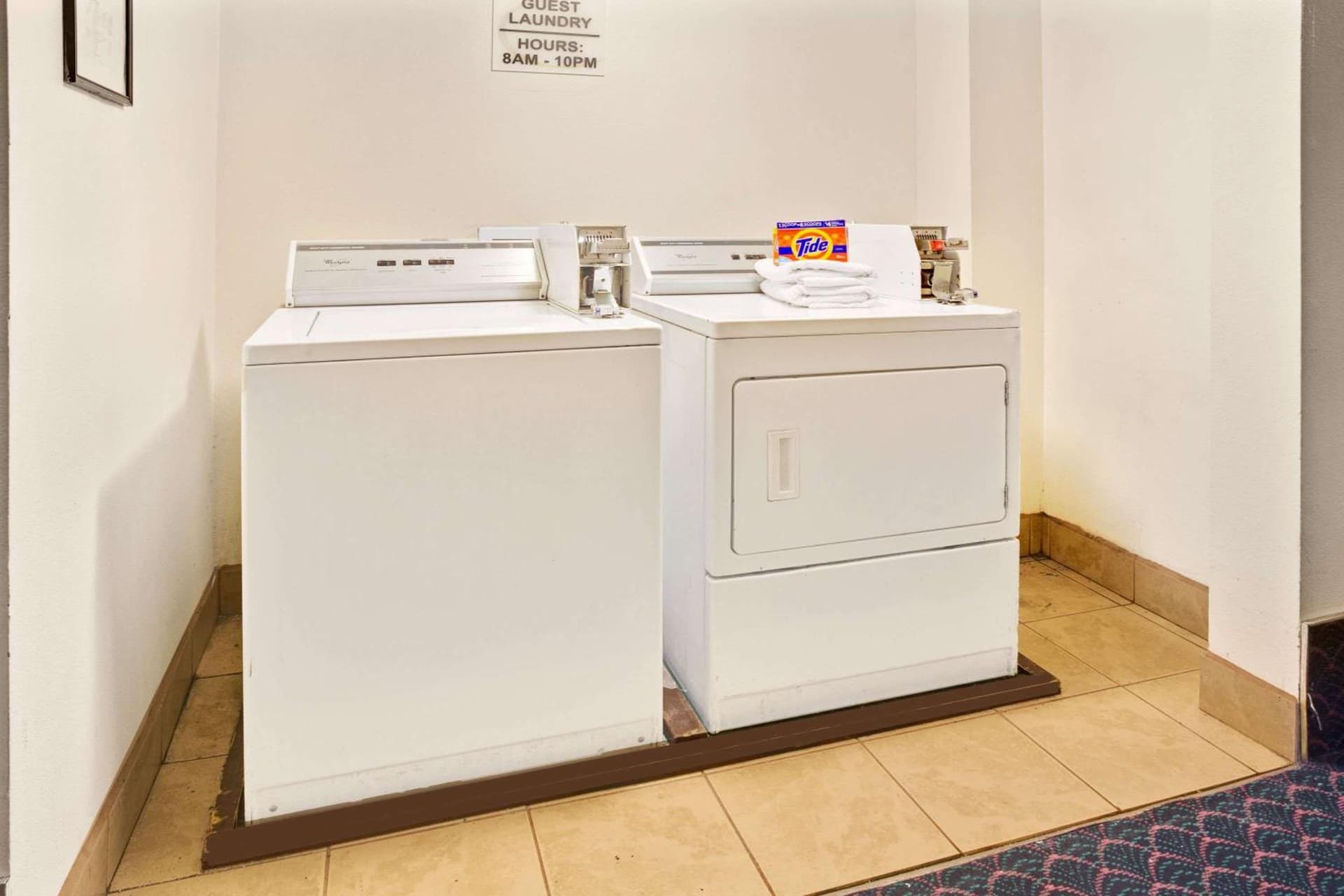 Super 8 by Wyndham Longmont/Del Camino gallery photo in Longmont, CO — image 11