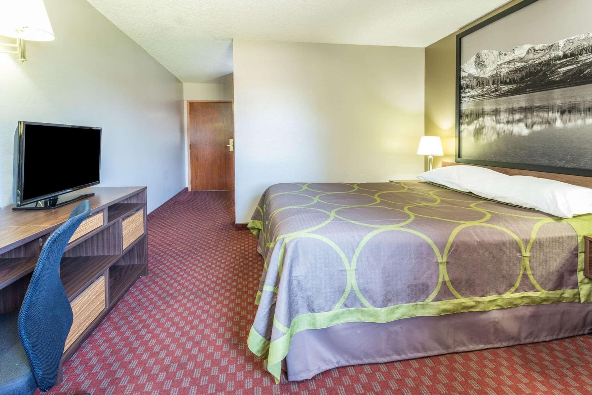 Super 8 by Wyndham Longmont/Del Camino gallery photo in Longmont, CO — image 6