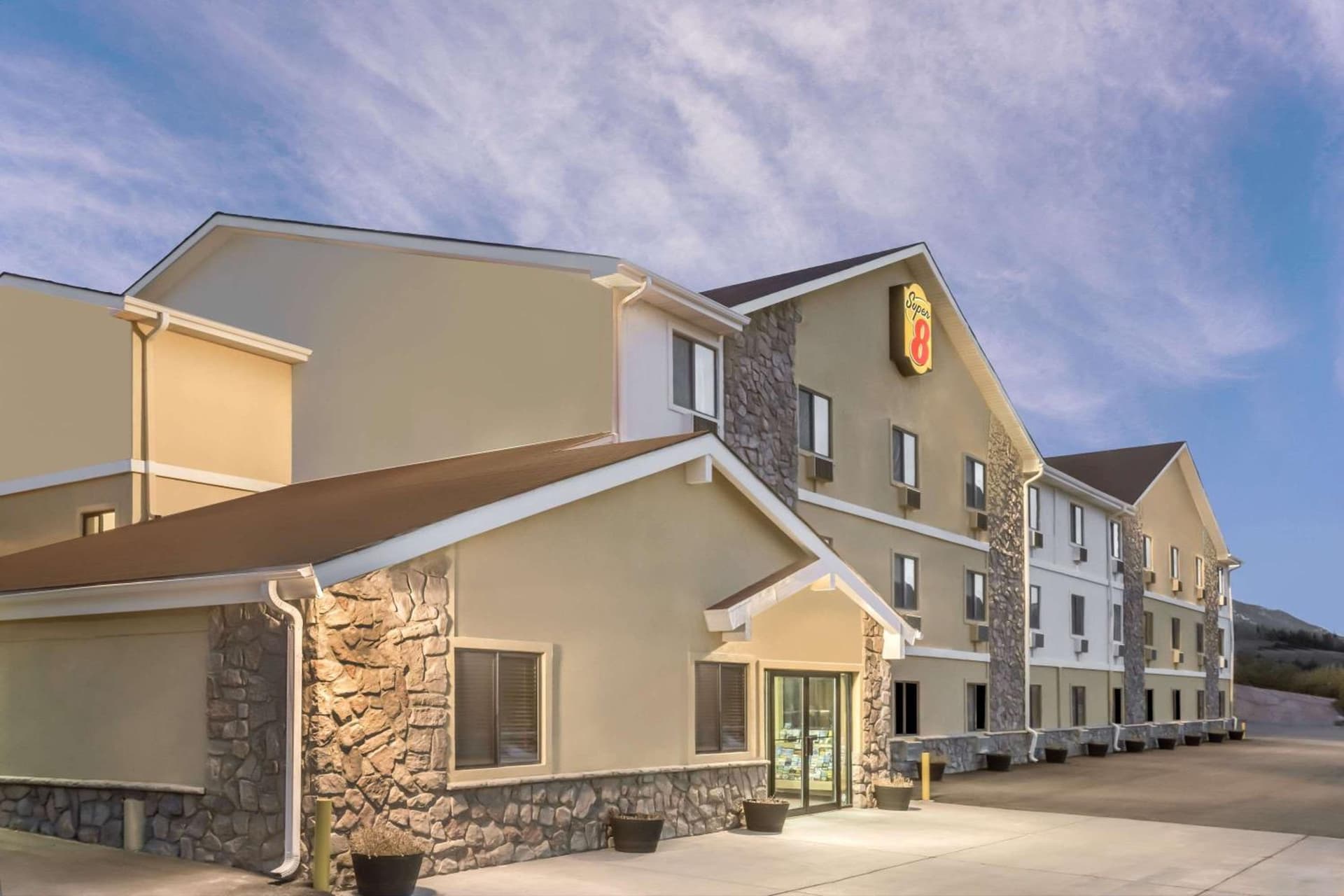Super 8 by Wyndham Dillon/Breckenridge Area interior in Dillon, CO — gallery photo 2