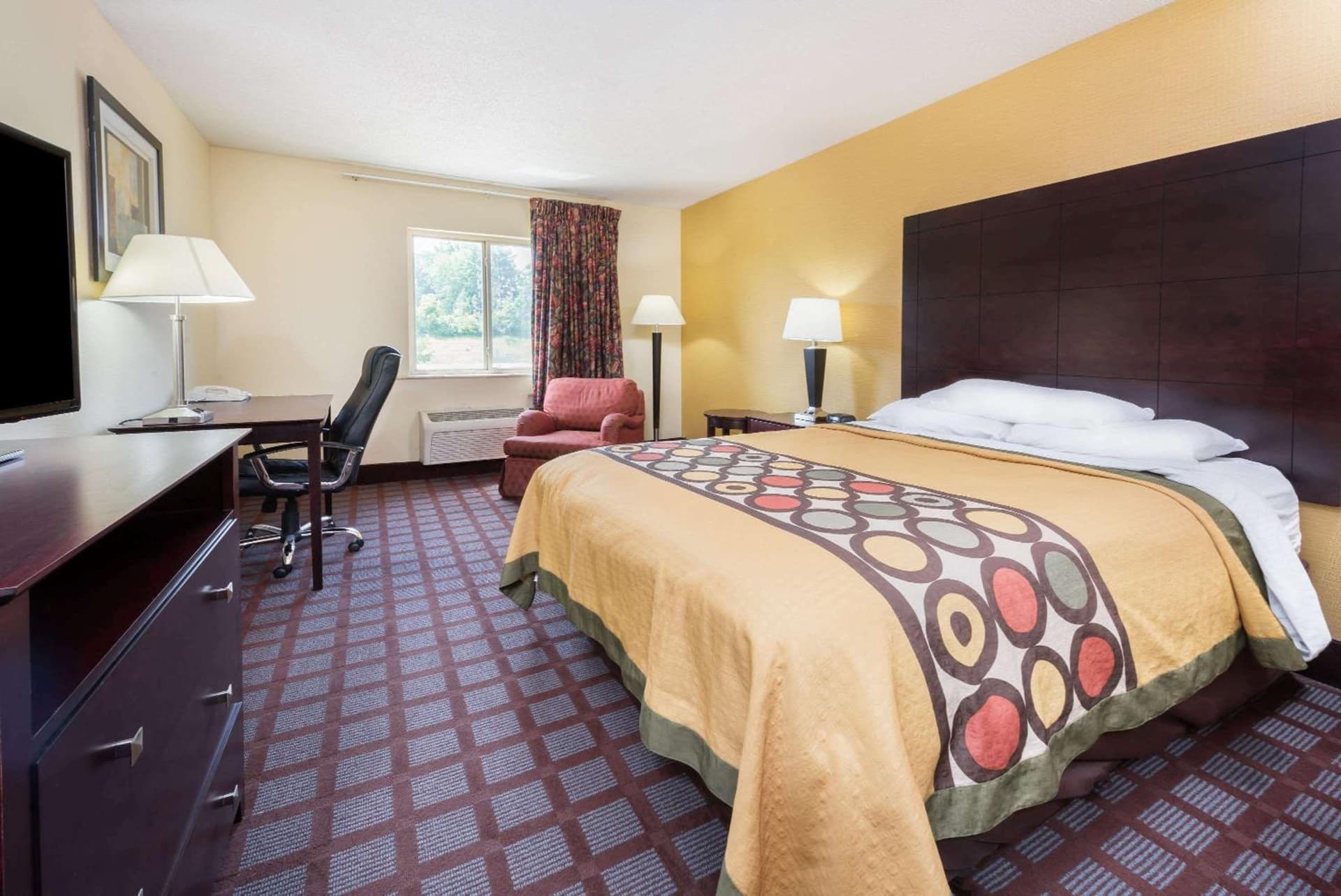 Super 8 by Wyndham Bloomington University Area gallery photo in Bloomington, IN — image 6