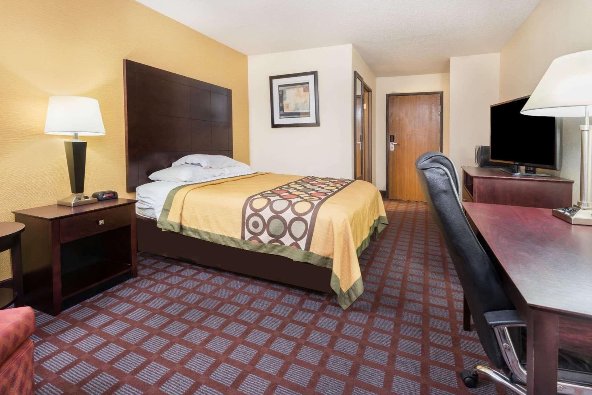 Super 8 by Wyndham Bloomington University Area gallery photo in Bloomington, IN — image 8