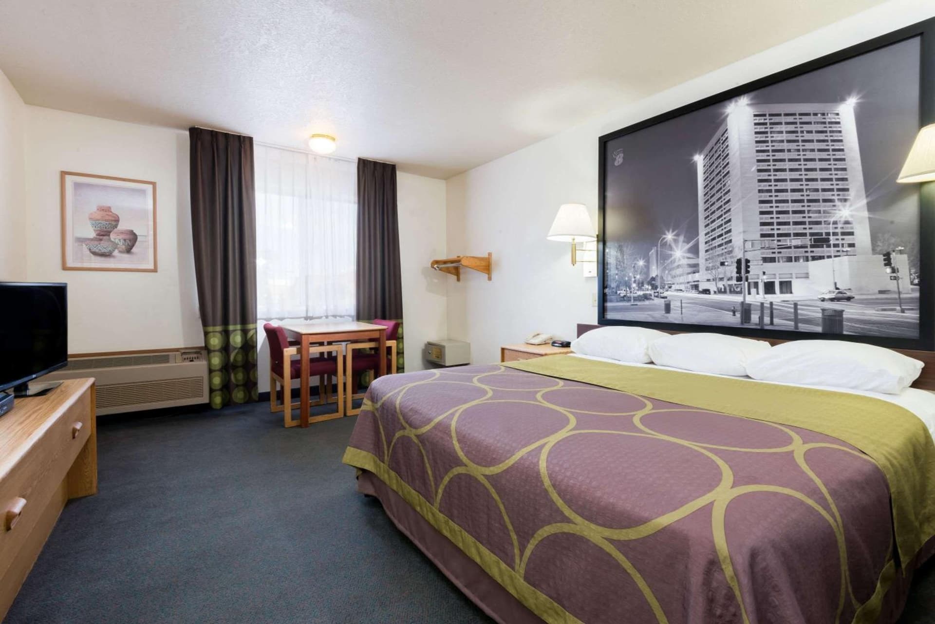 Super 8 by Wyndham Bernalillo gallery photo in Bernalillo, NM — image 17