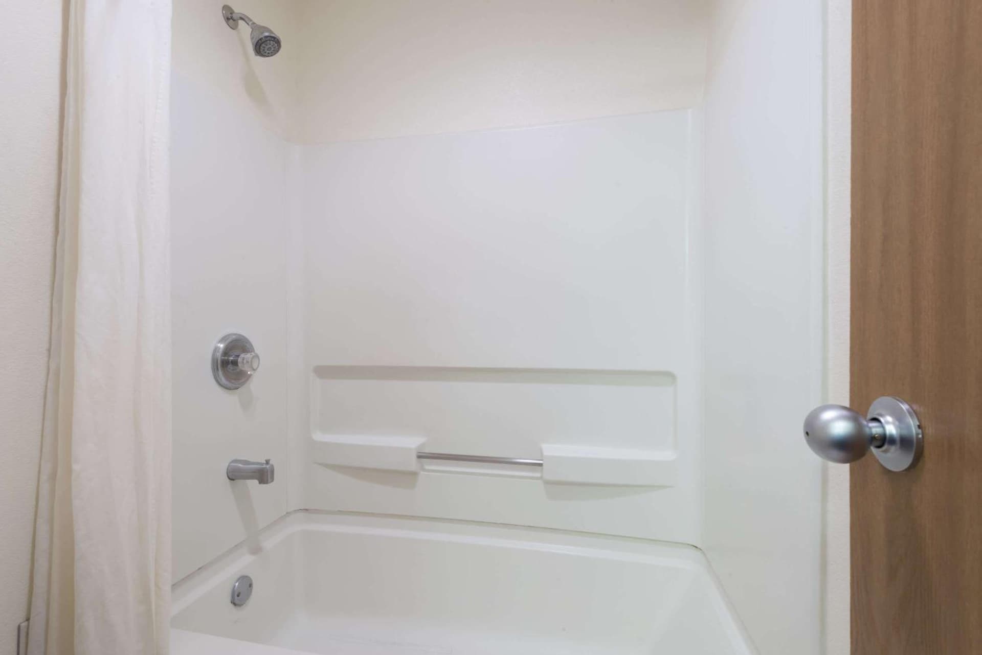 Super 8 by Wyndham Bernalillo gallery photo in Bernalillo, NM — image 14
