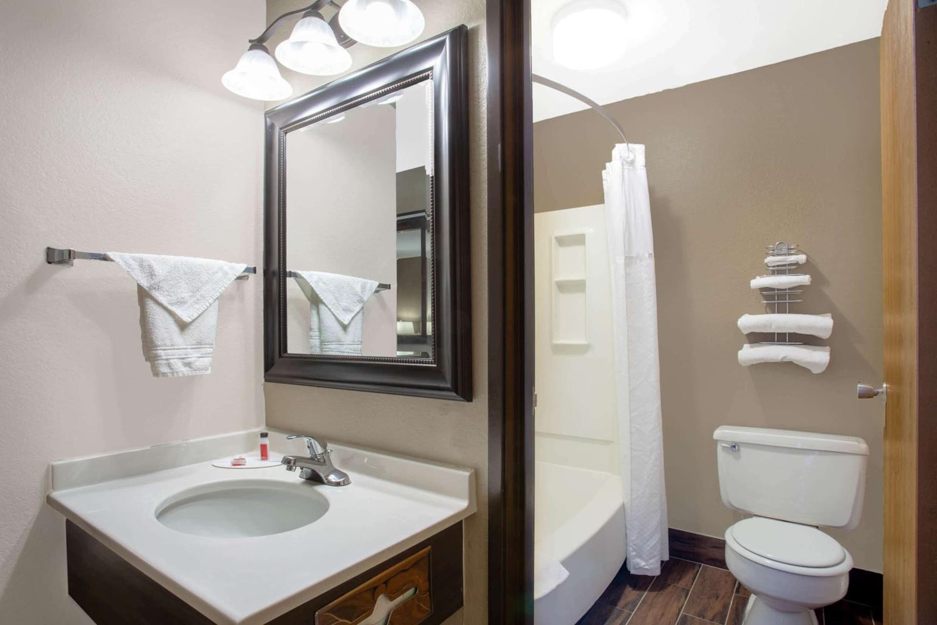 Super 8 by Wyndham Billings property views in Billings, MT — gallery photo 3