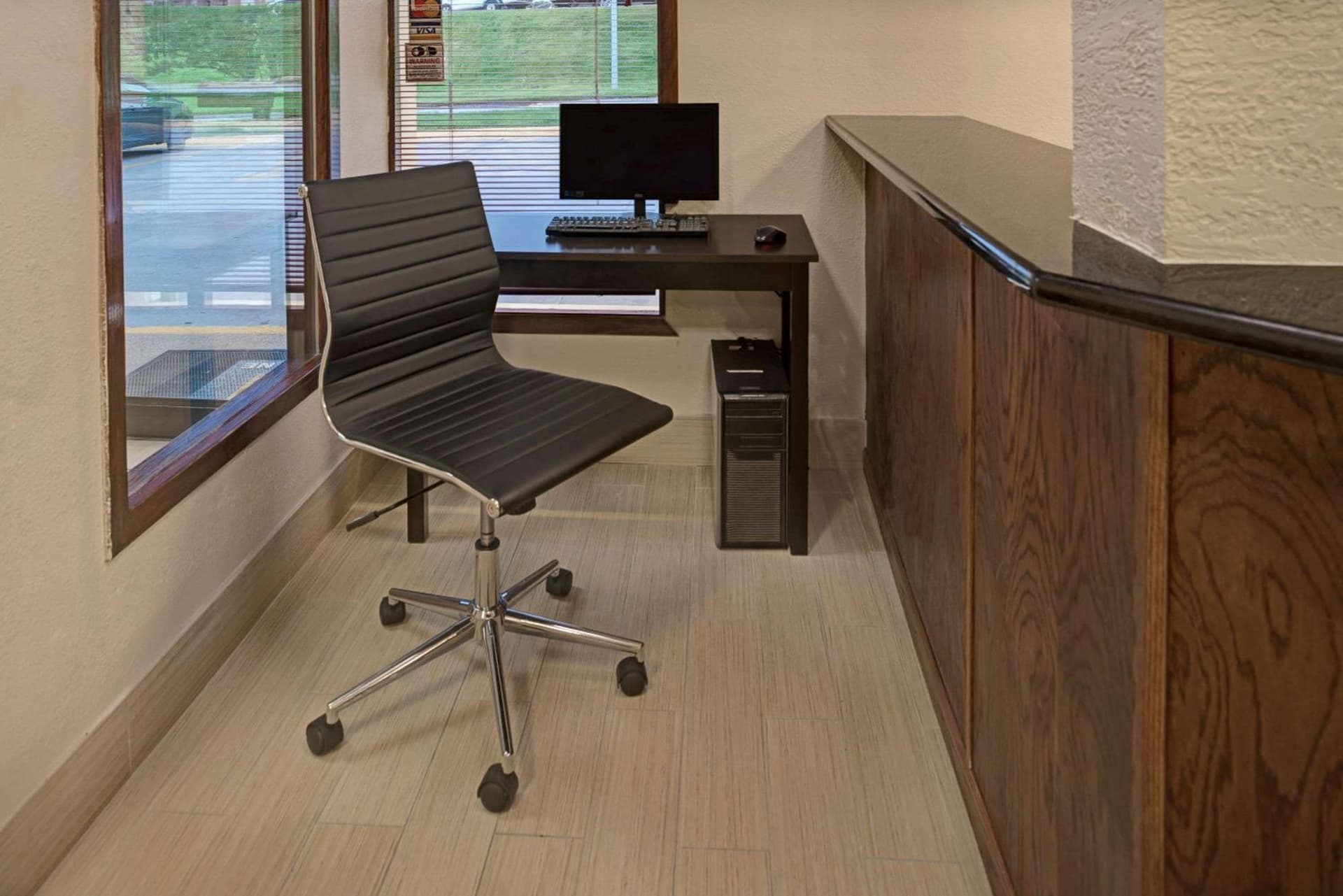 Super 8 by Wyndham Omaha I-80 West property views in Omaha, NE — gallery photo 3