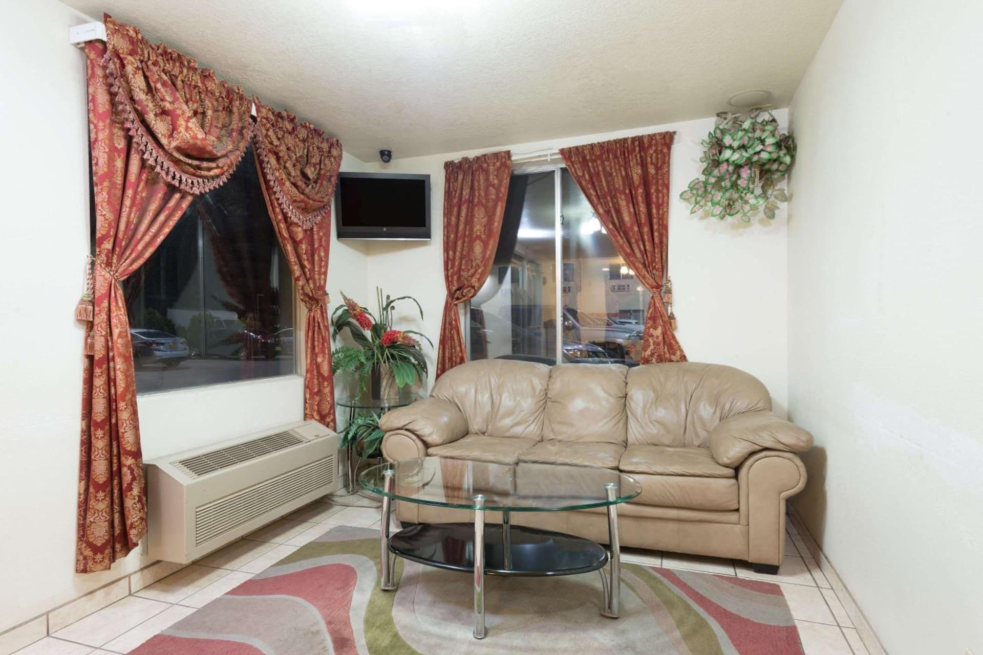 Super 8 by Wyndham Bernalillo gallery photo in Bernalillo, NM — image 4