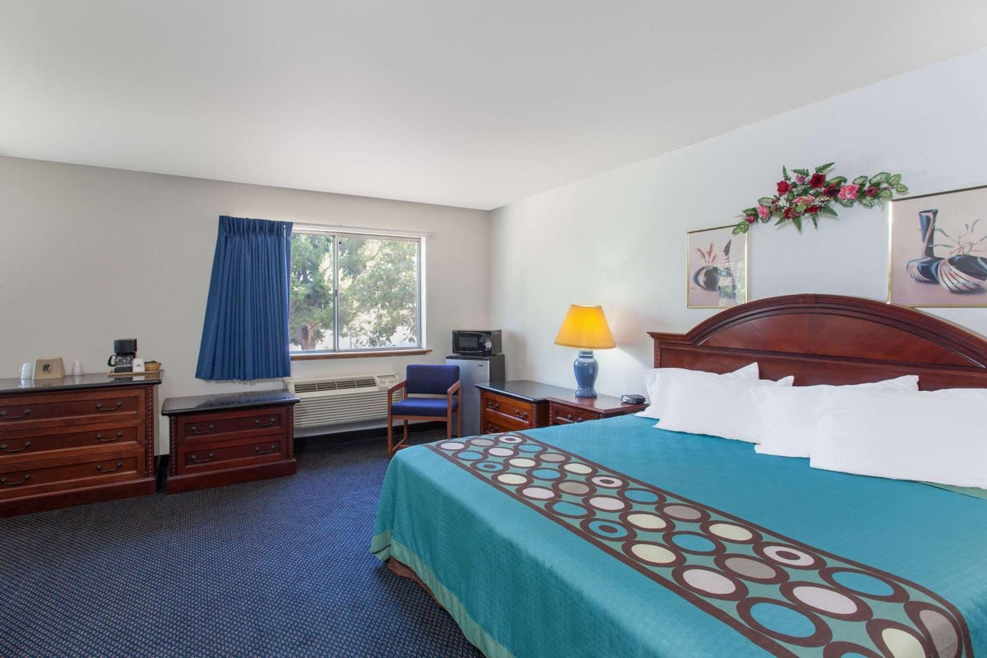 Super 8 by Wyndham Selma/Fresno Area gallery photo in Selma, CA — image 4