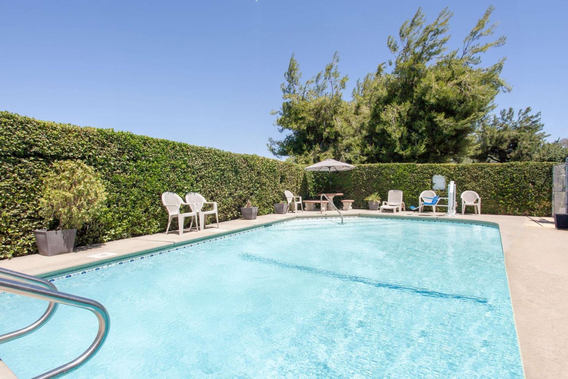 Super 8 by Wyndham Selma/Fresno Area property views in Selma, CA — gallery photo 3