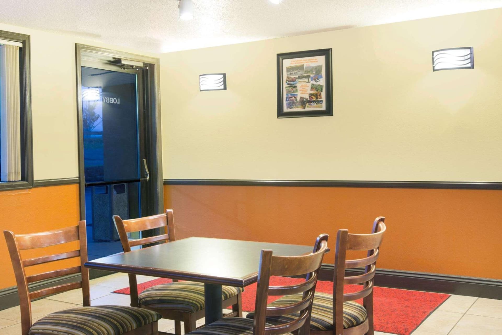 Super 8 by Wyndham Beckley property views in Beckley, WV — gallery photo 3