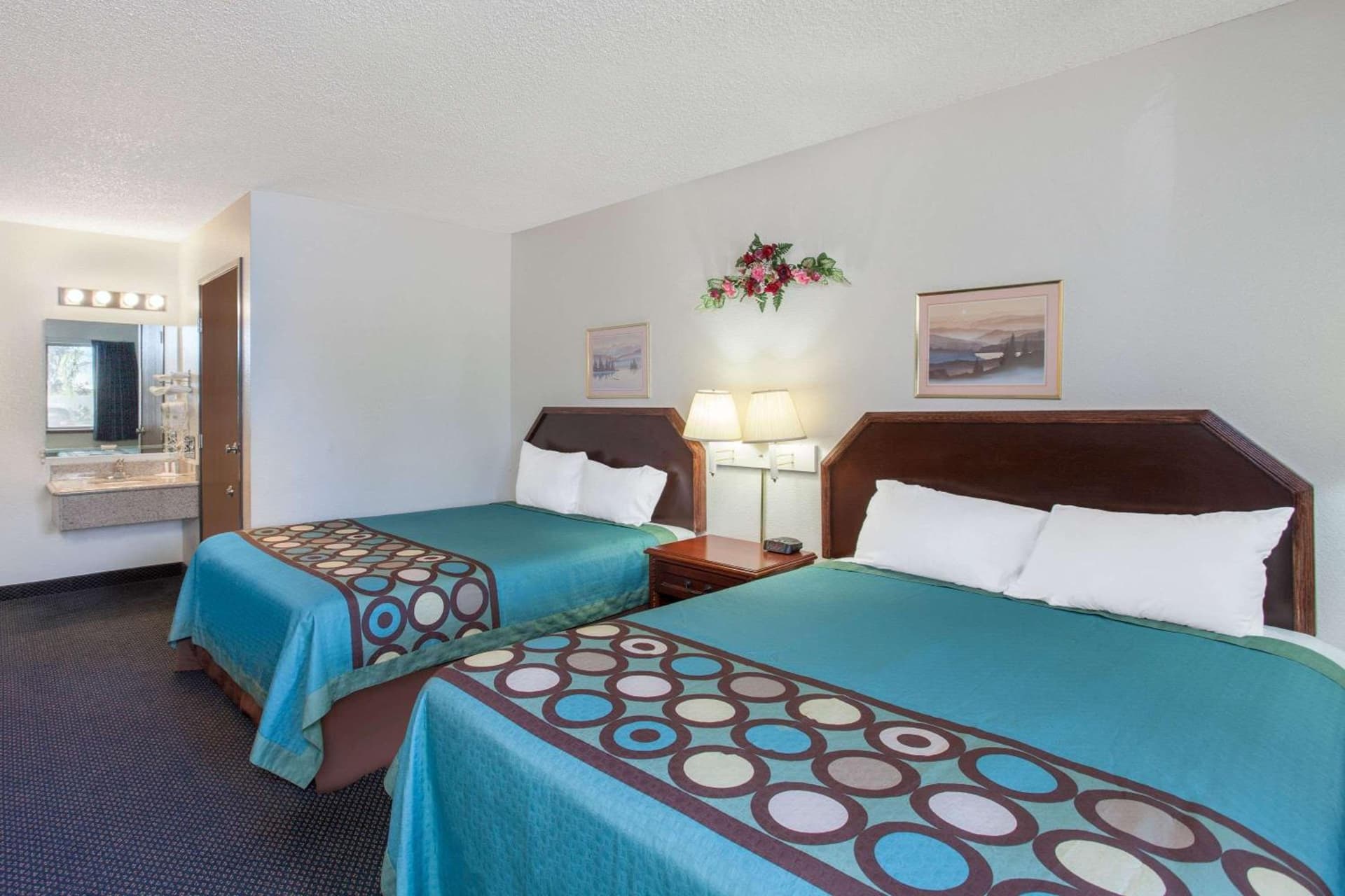 Super 8 by Wyndham Selma/Fresno Area gallery photo in Selma, CA — image 6