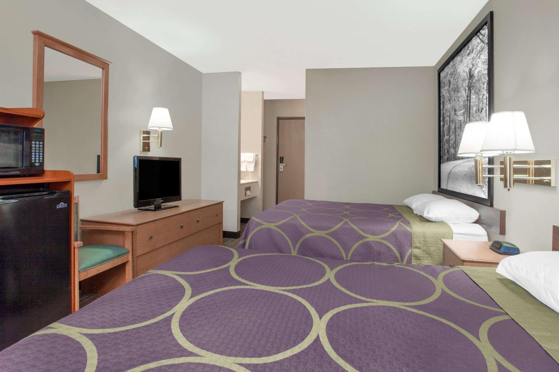 Super 8 by Wyndham Evansville East gallery photo in Evansville, IN — image 16