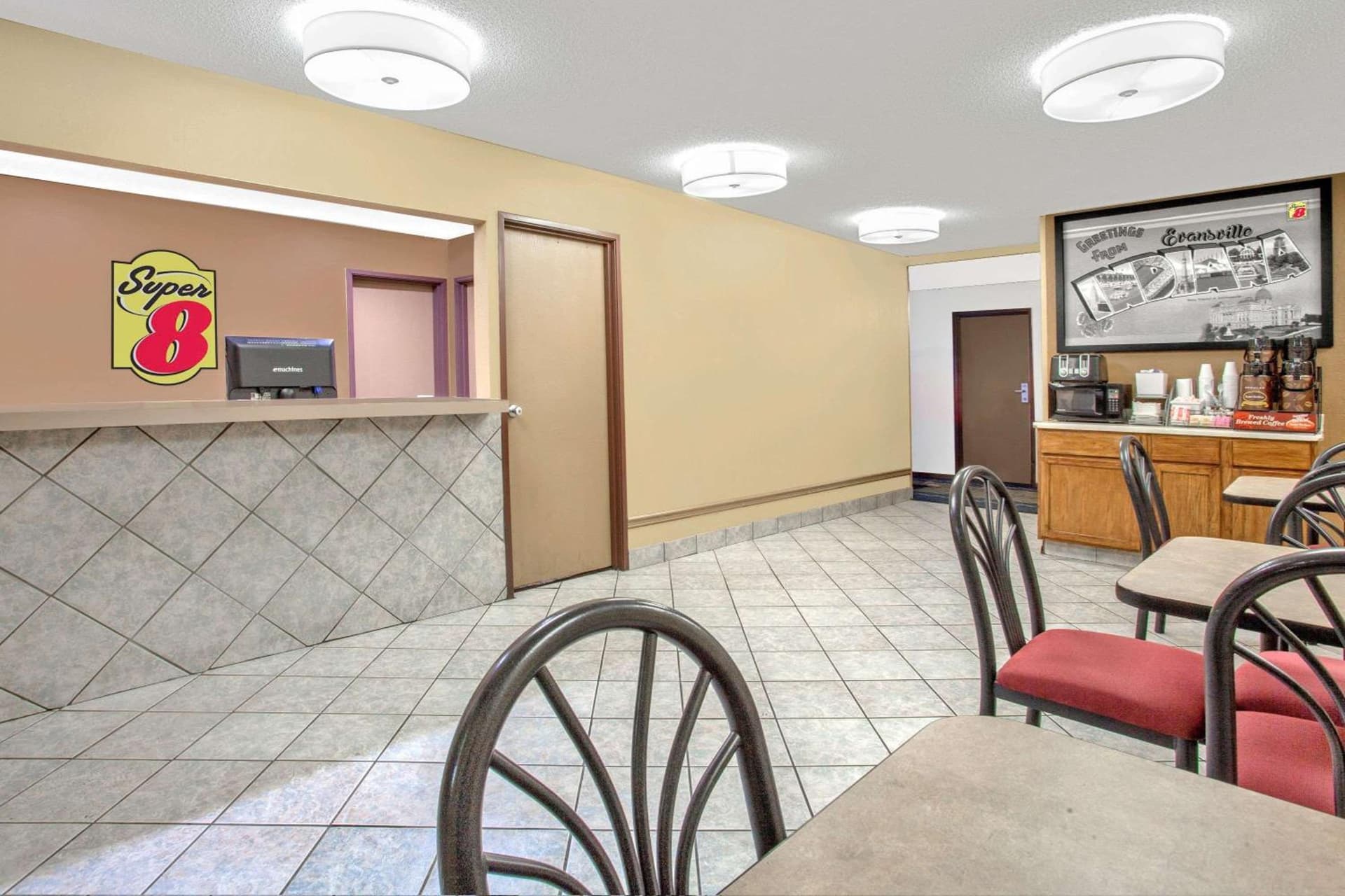 Super 8 by Wyndham Evansville East gallery photo in Evansville, IN — image 31