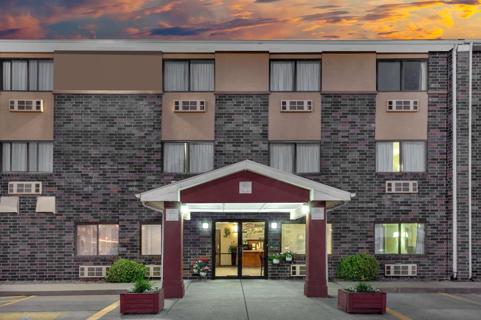 Super 8 by Wyndham Evansville East exterior or lobby in Evansville, IN — main listing photo