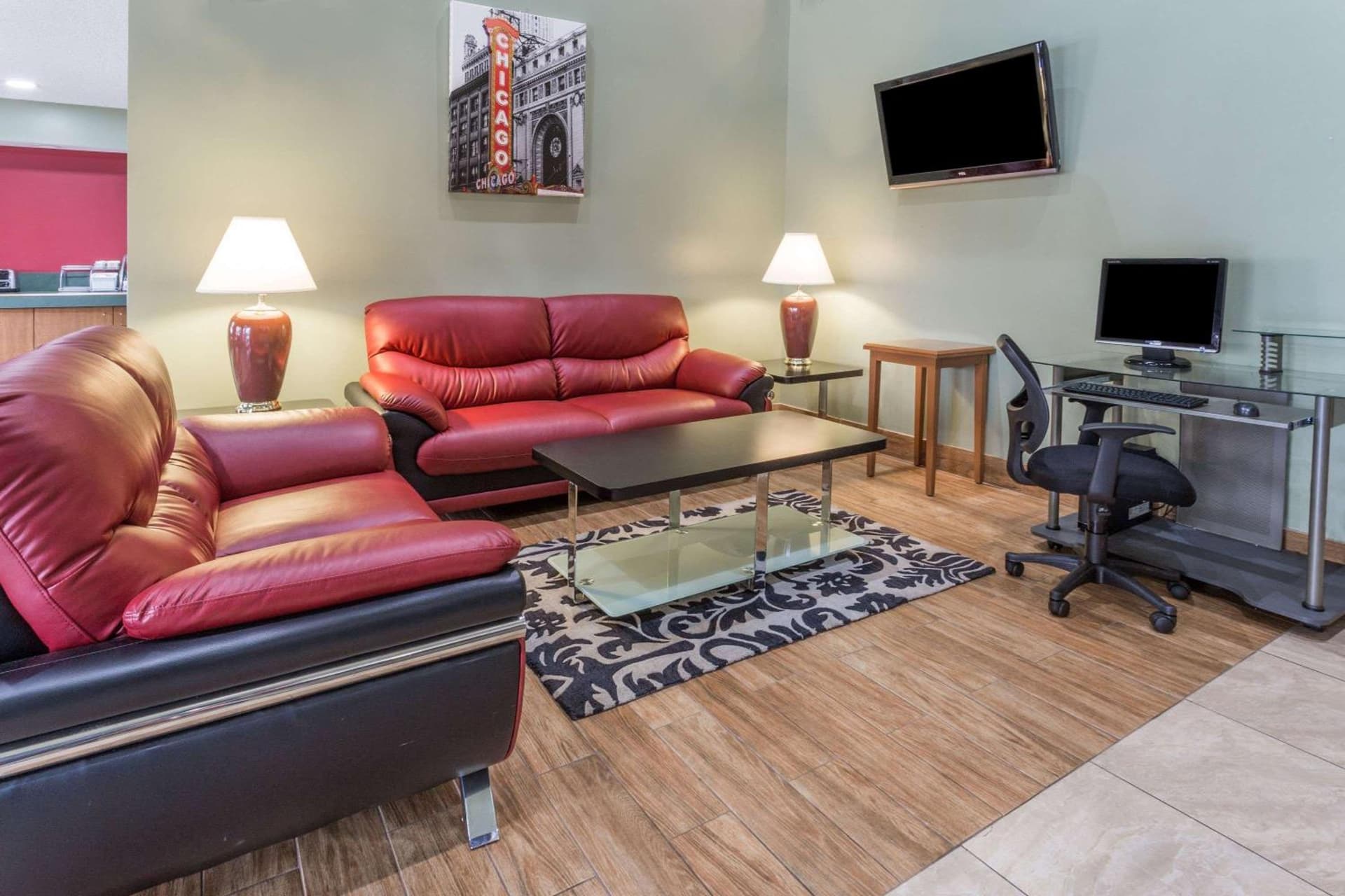 Super 8 by Wyndham Elgin interior in Elgin, IL — gallery photo 2