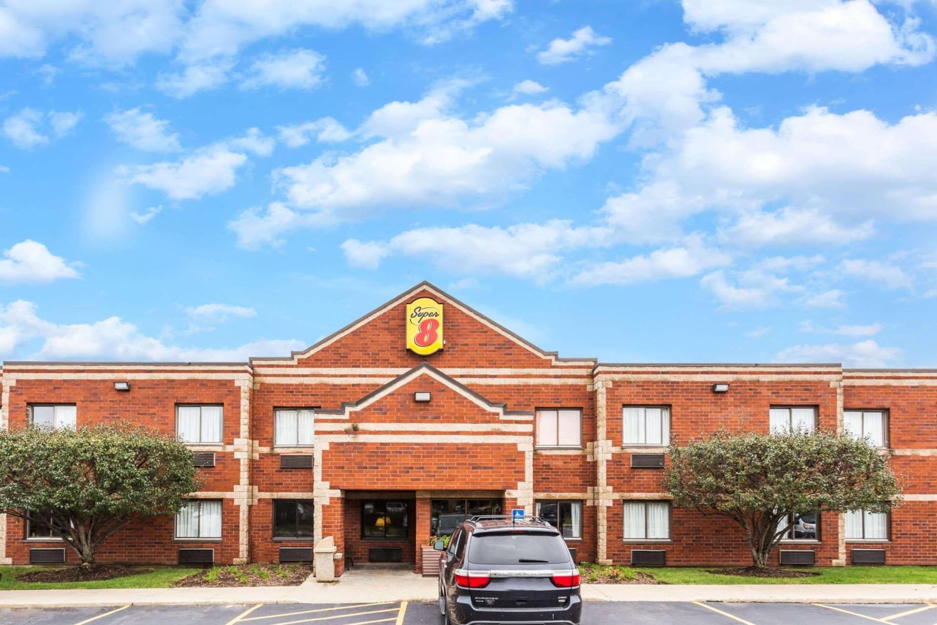 Super 8 by Wyndham Elgin — hotel in Elgin, Illinois
