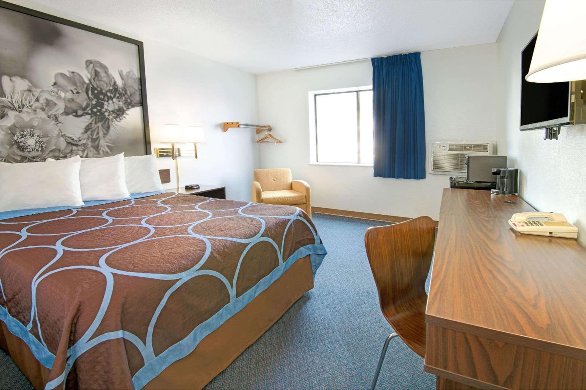 Super 8 by Wyndham Las Cruces University Area gallery photo in Las Cruces, NM — image 5
