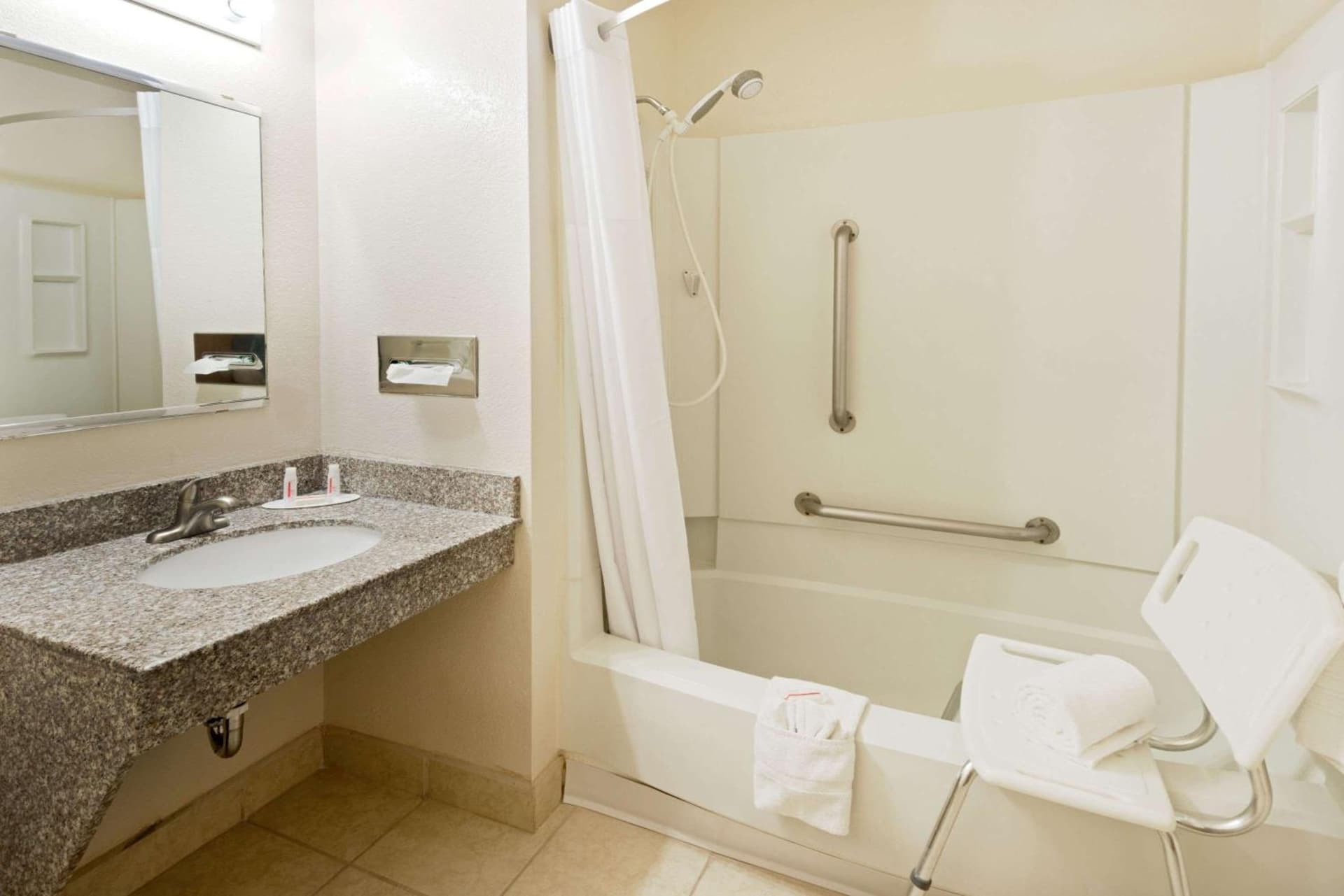 Super 8 by Wyndham Las Cruces/White Sands Area gallery photo in Las Cruces, NM — image 13