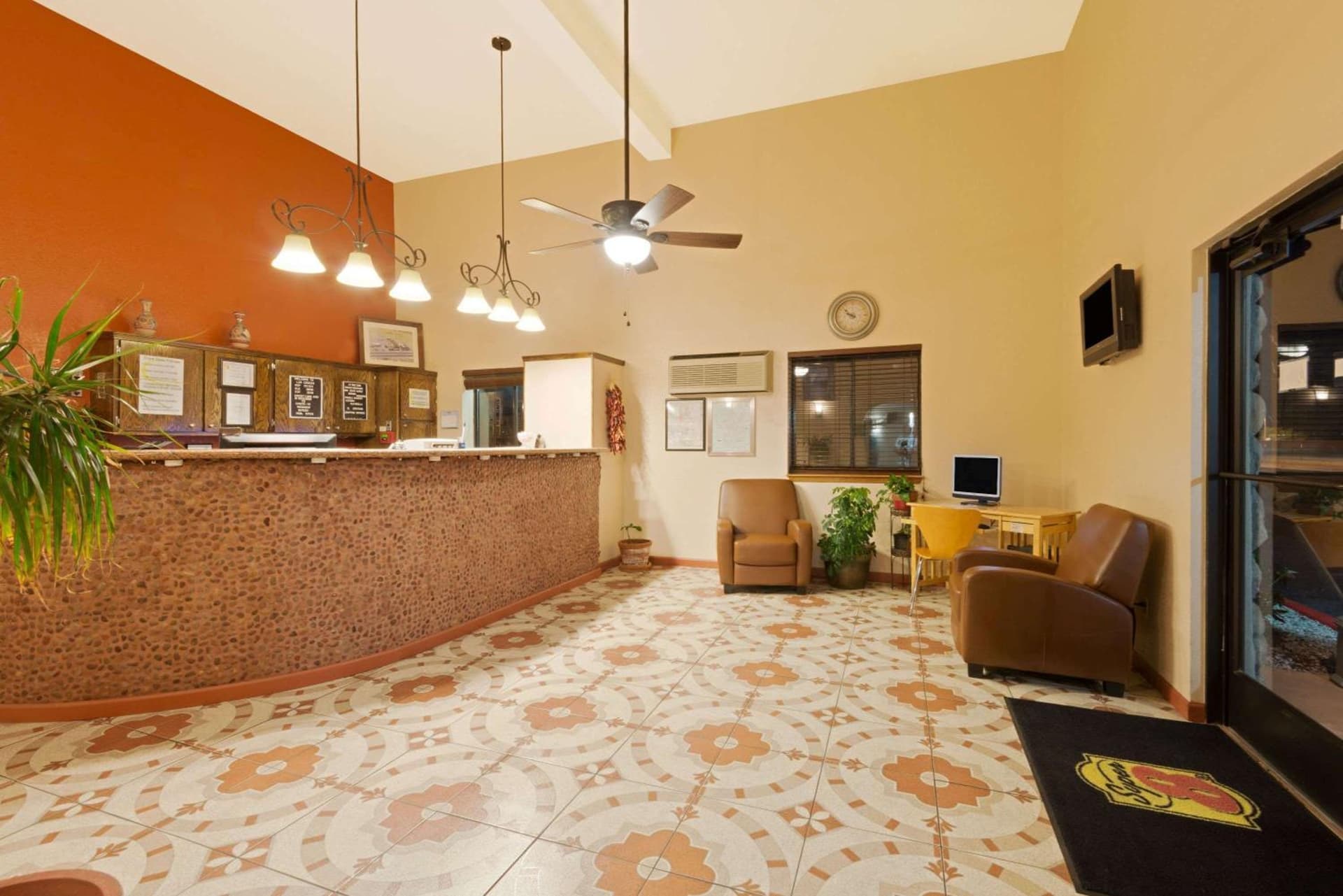 Super 8 by Wyndham Las Cruces/White Sands Area interior in Las Cruces, NM — gallery photo 2
