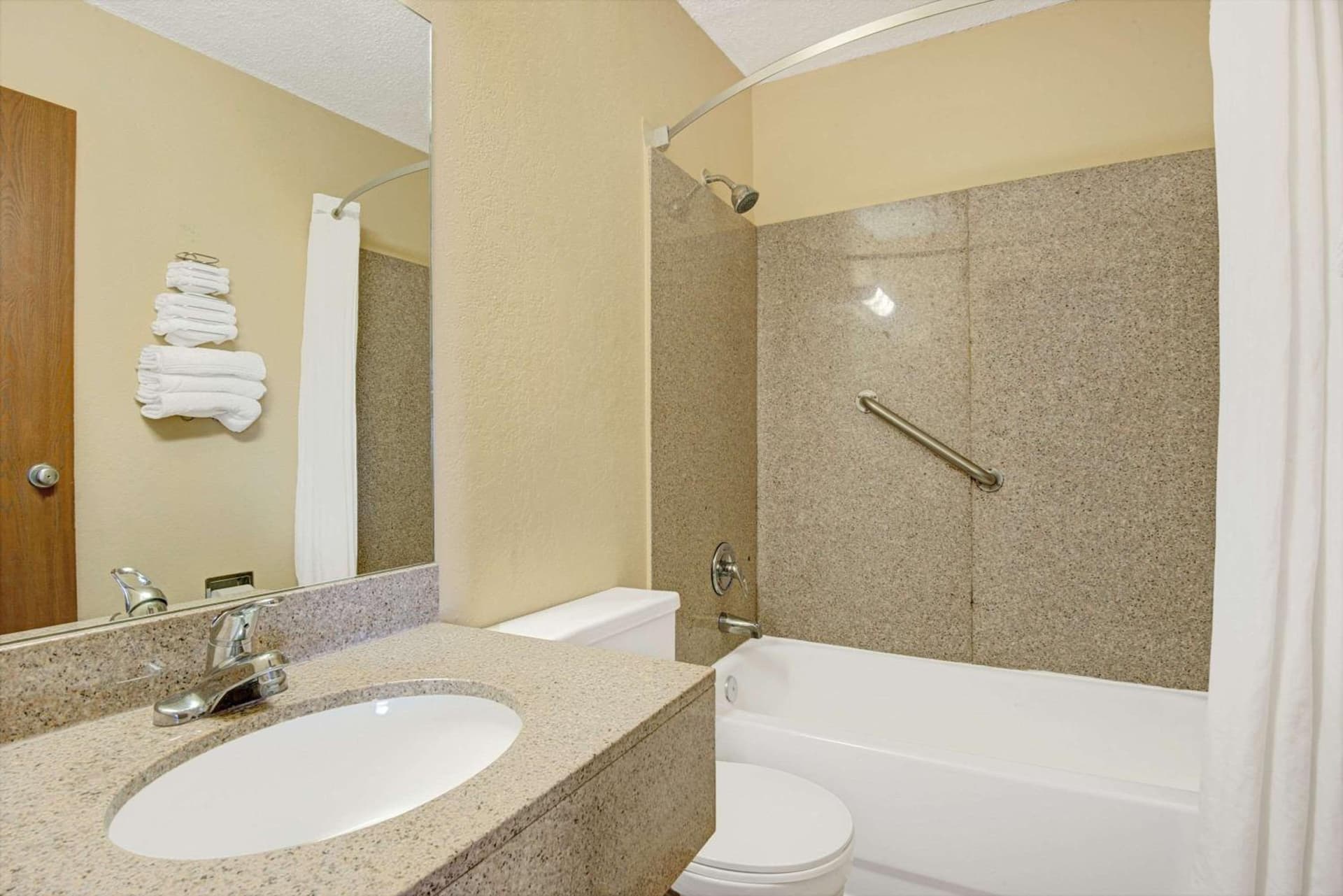 Super 8 by Wyndham Independence Kansas City gallery photo in Independence, MO — image 16