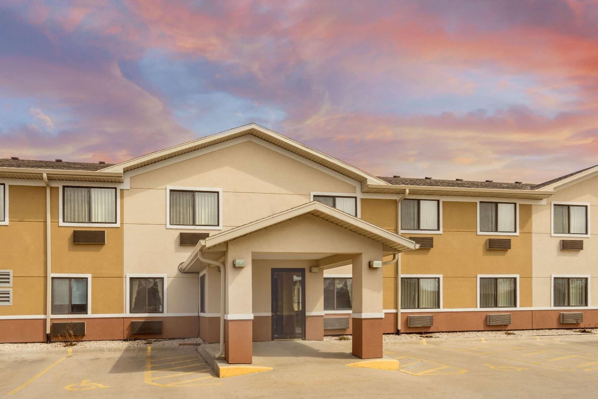 Super 8 by Wyndham Fond Du Lac featured exterior or lobby in Fond du Lac, WI — similar hotel
