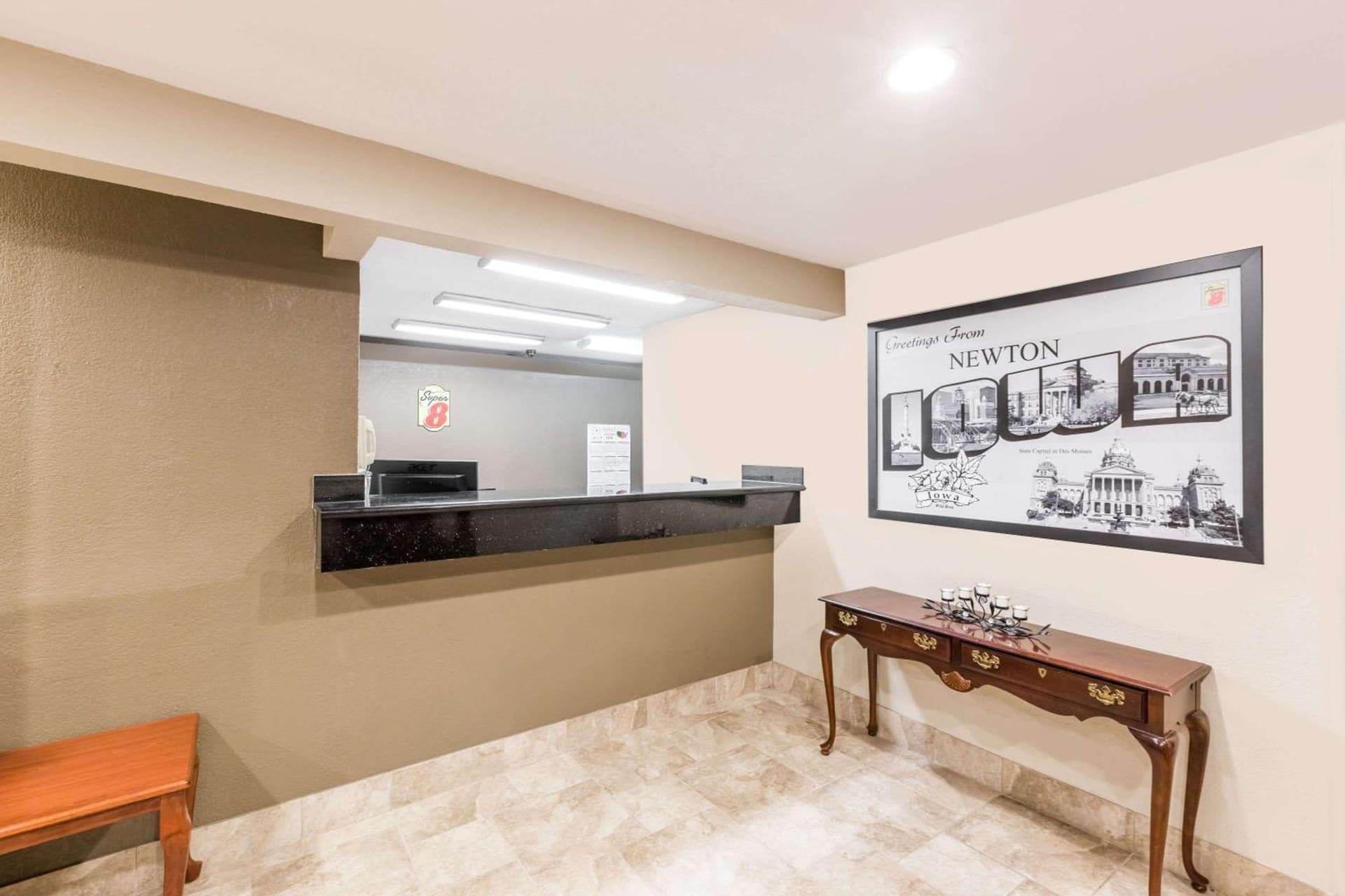 Super 8 by Wyndham Newton interior in Newton, IA — gallery photo 2