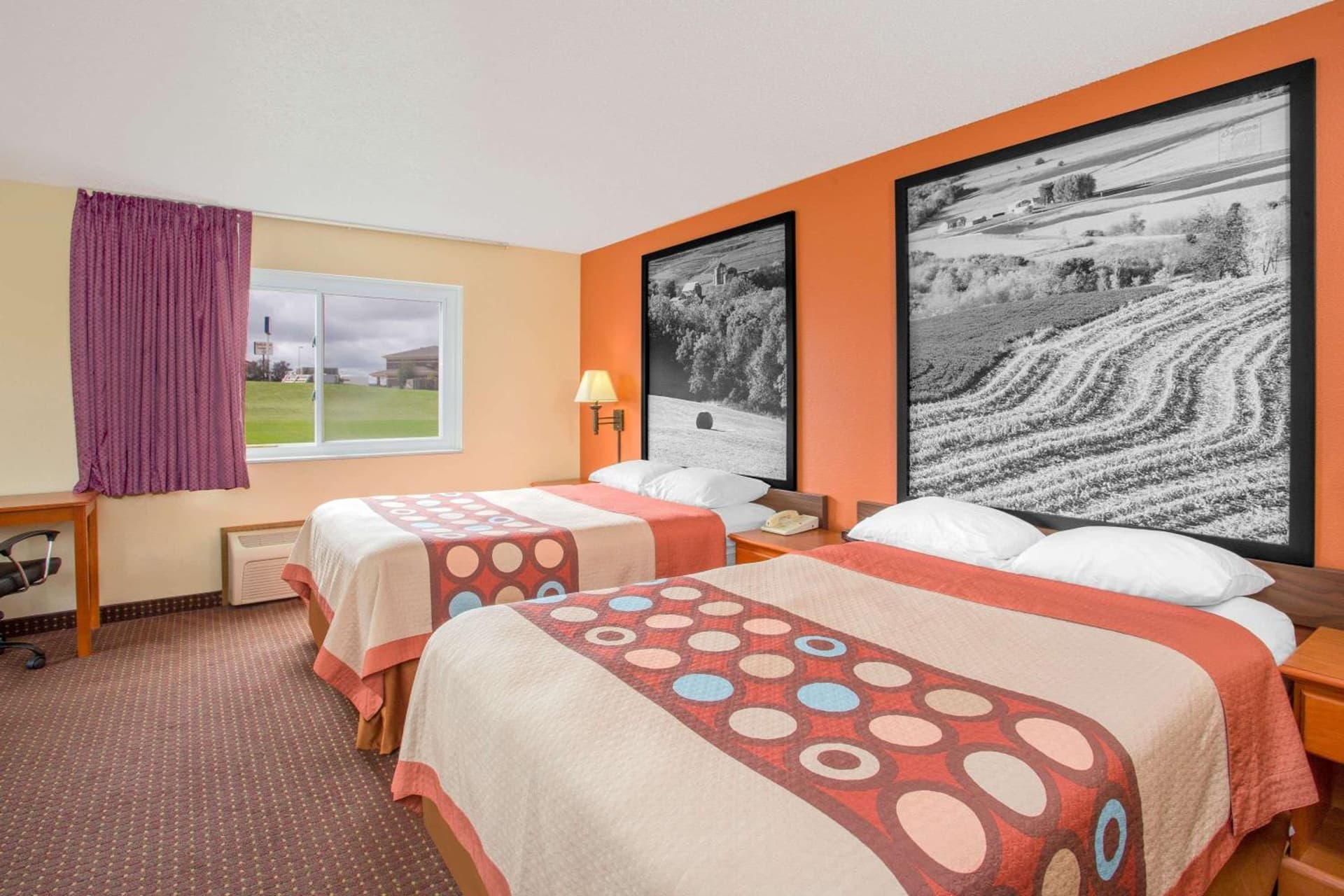 Super 8 by Wyndham Waverly gallery photo in Waverly, IA — image 24