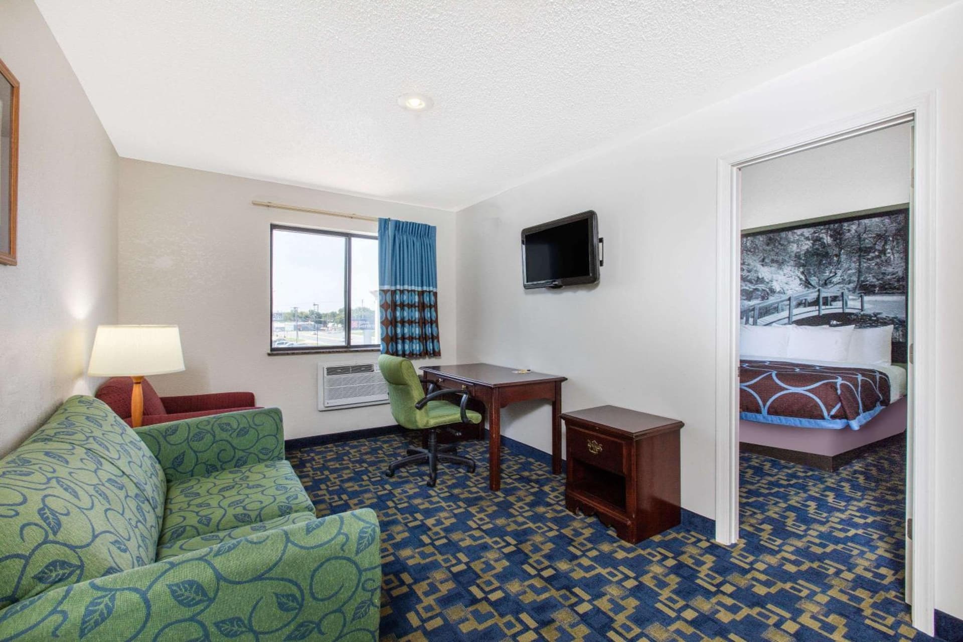 Super 8 by Wyndham Aberdeen MD interior in Aberdeen, MD — gallery photo 2