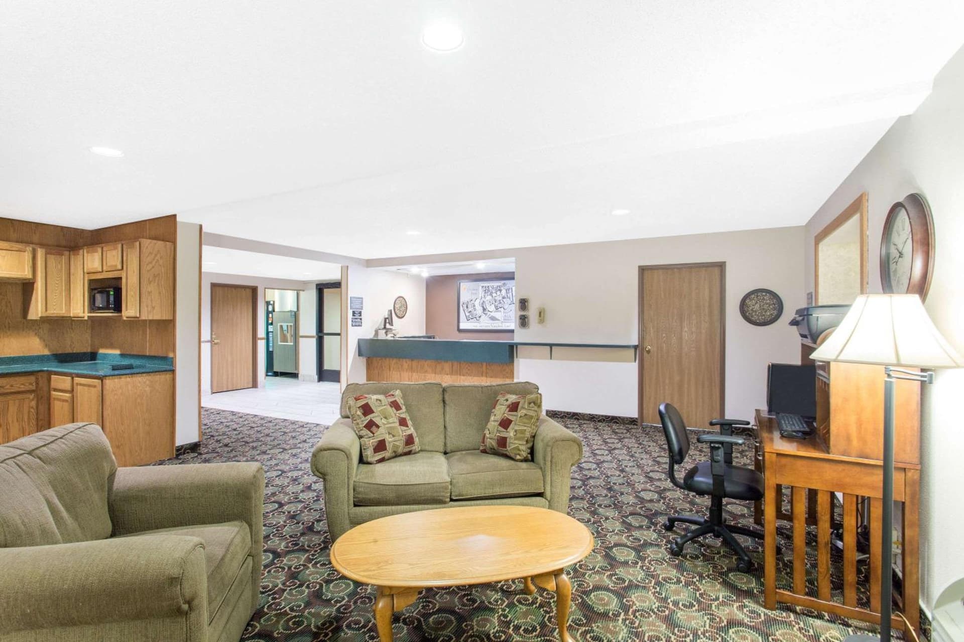 Super 8 by Wyndham Dodgeville property views in Dodgeville, WI — gallery photo 3