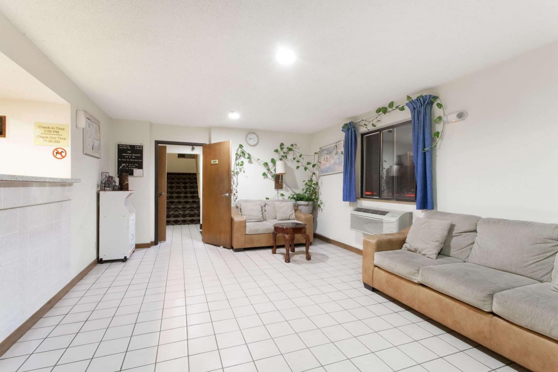 Super 8 by Wyndham Lewiston Auburn Area property views in Lewiston, ME — gallery photo 3