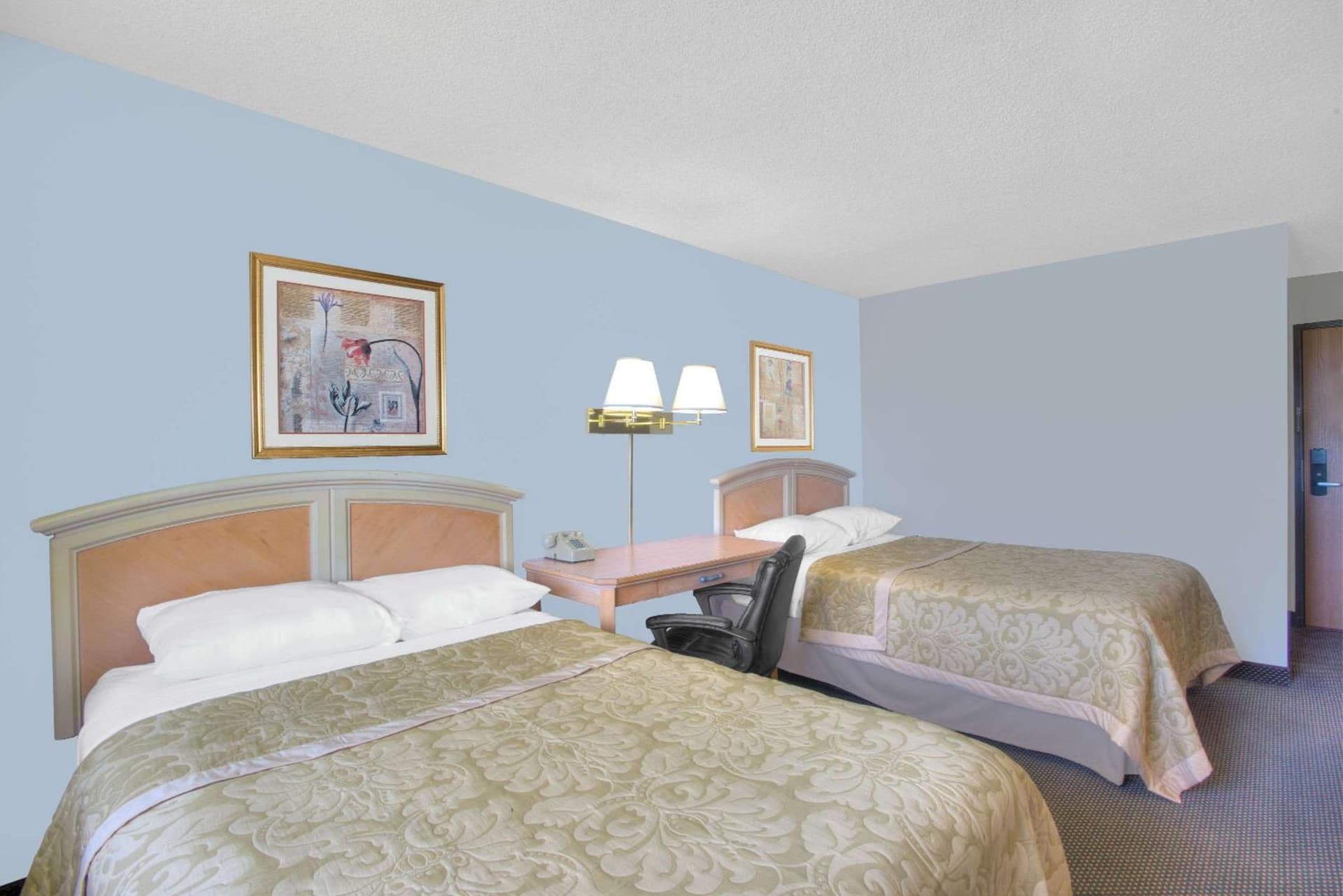 Super 8 by Wyndham Augusta property views in Augusta, ME — gallery photo 3