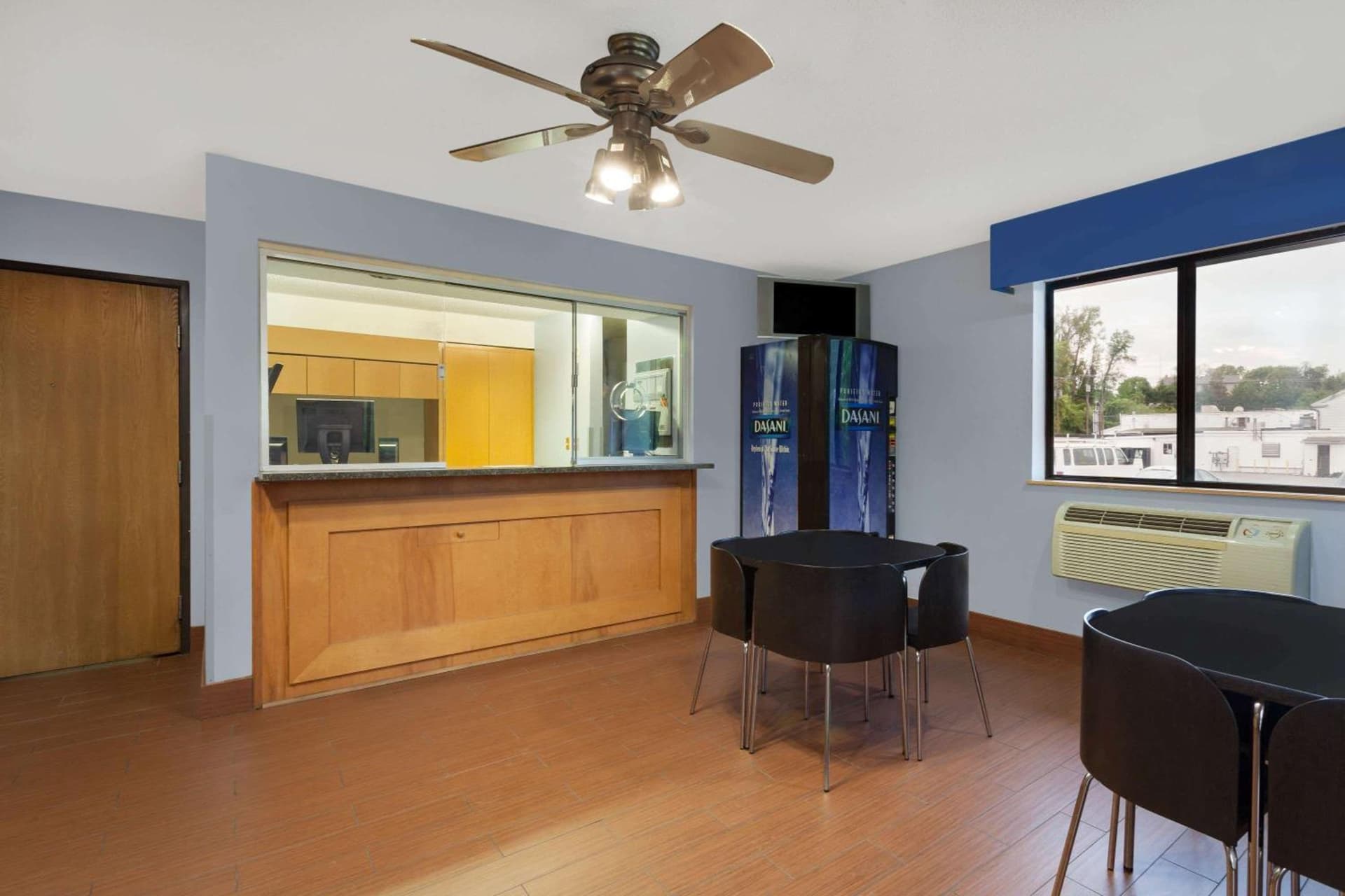 Super 8 by Wyndham Havre De Grace Aberdeen Area property views in Havre de Grace, MD — gallery photo 3