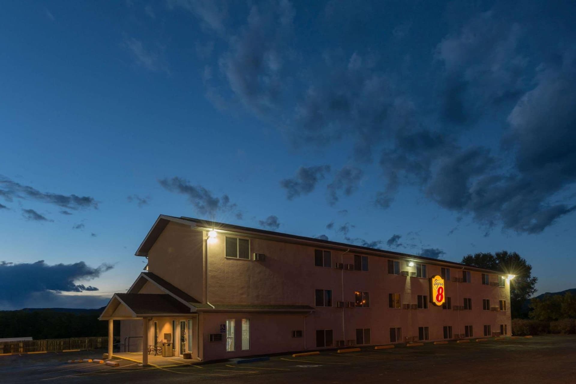 Super 8 by Wyndham Raton interior in Raton, NM — gallery photo 2
