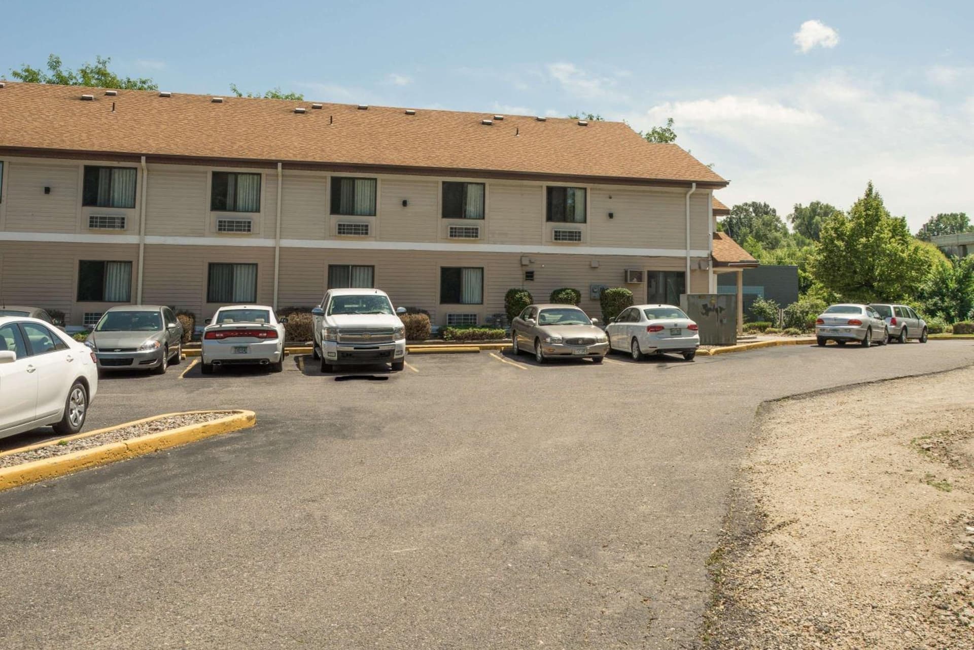 Super 8 by Wyndham Red Wing interior in Red Wing, MN — gallery photo 2
