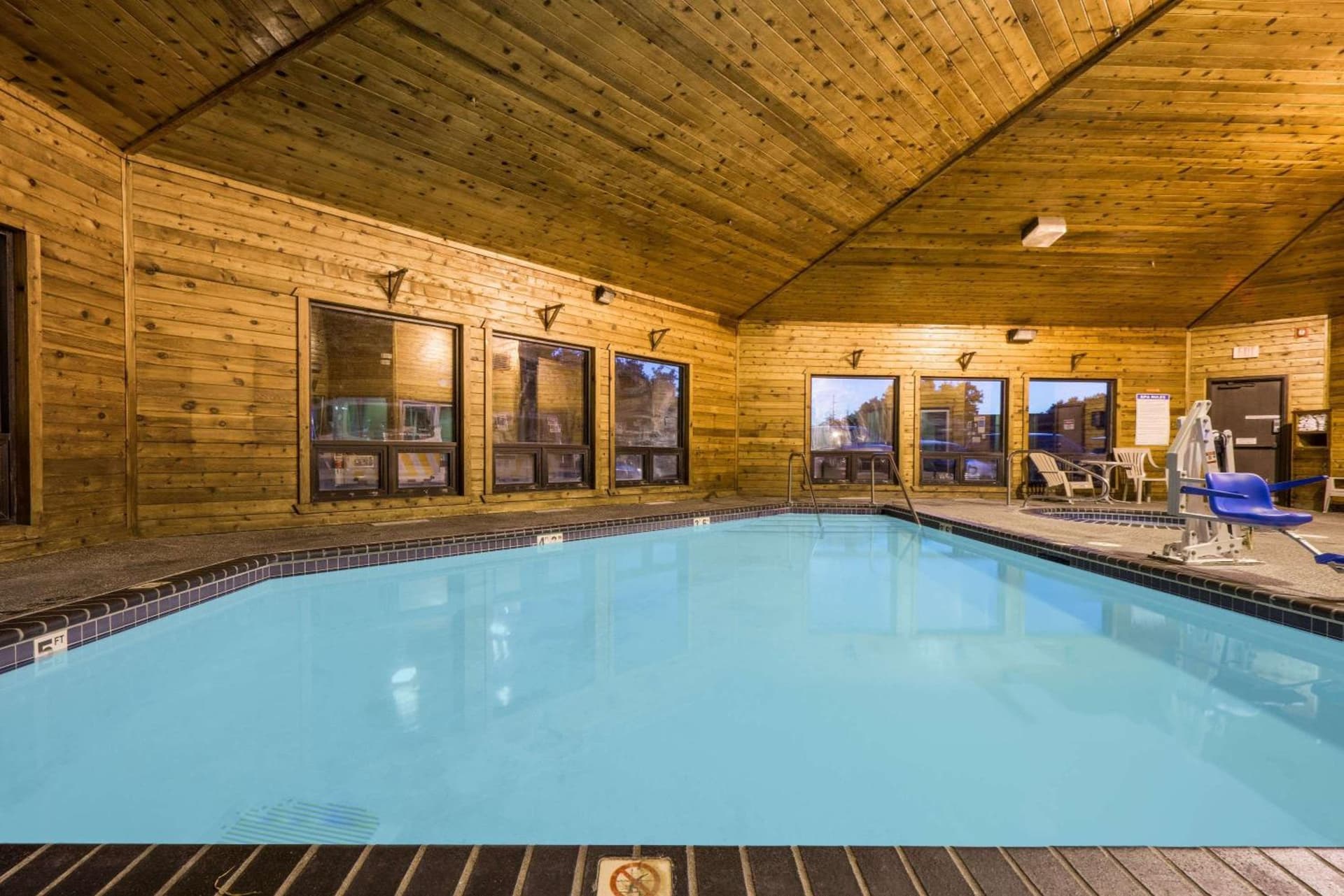 Super 8 by Wyndham Red Wing property views in Red Wing, MN — gallery photo 3