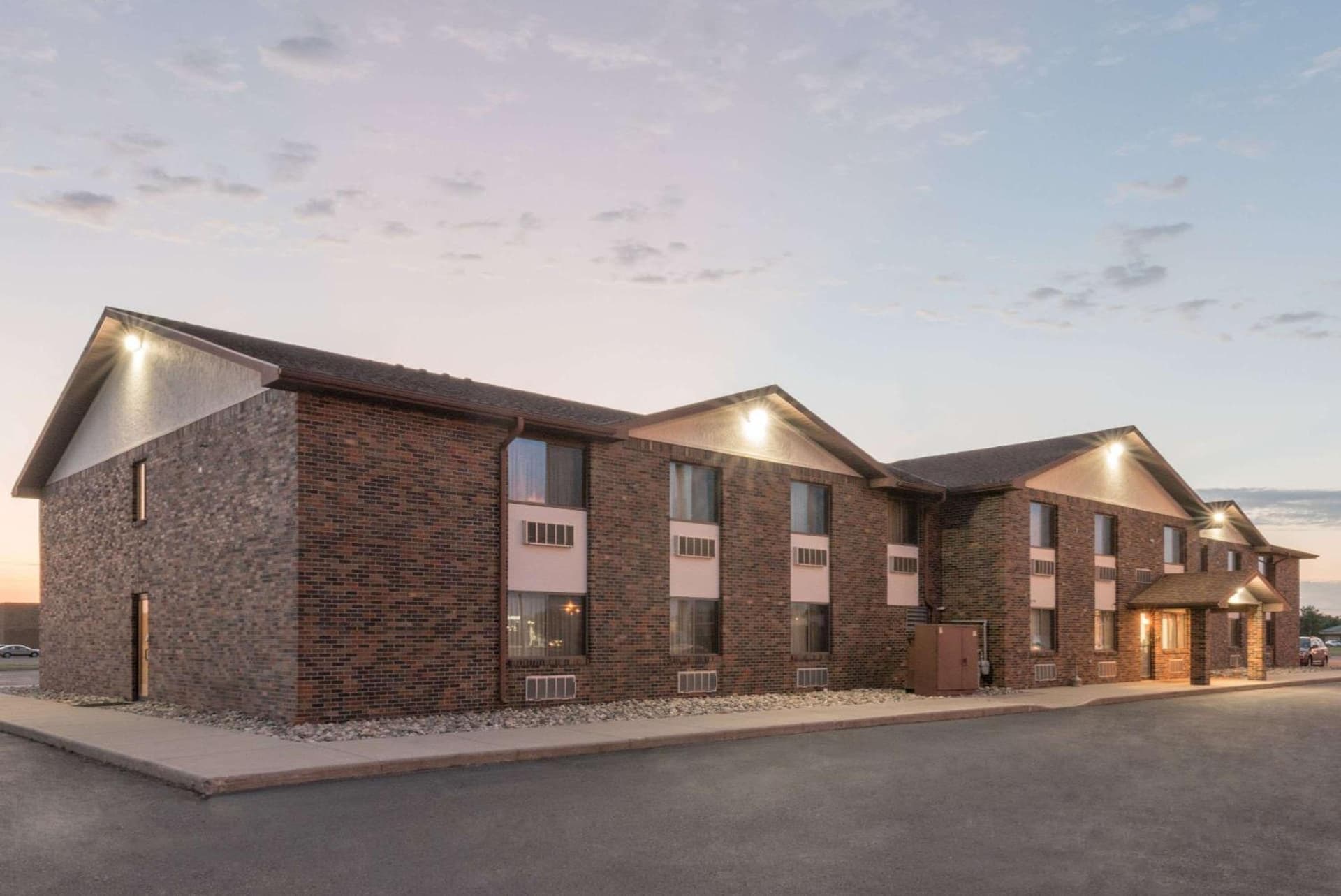Super 8 by Wyndham Perham interior in Perham, MN — gallery photo 2
