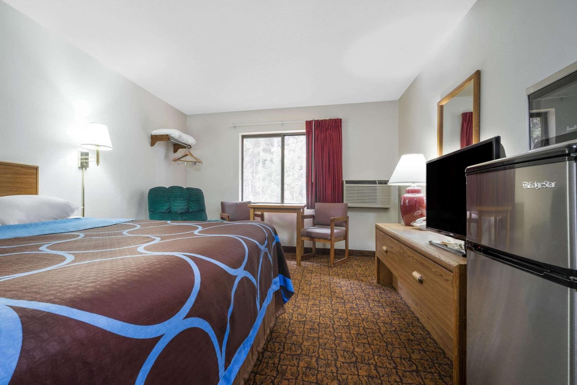 Super 8 by Wyndham Park Rapids property views in Park Rapids, MN — gallery photo 3