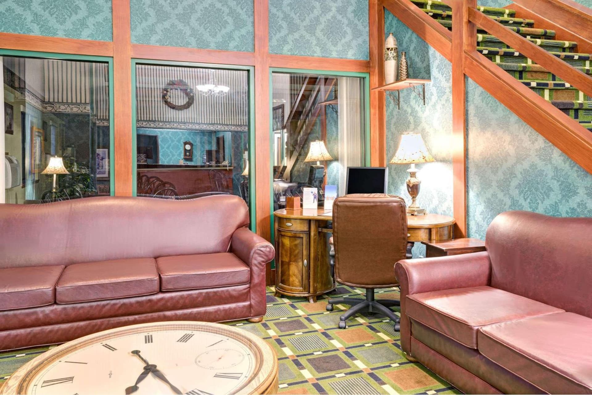 Super 8 by Wyndham Hudson interior in Hudson, WI — gallery photo 2