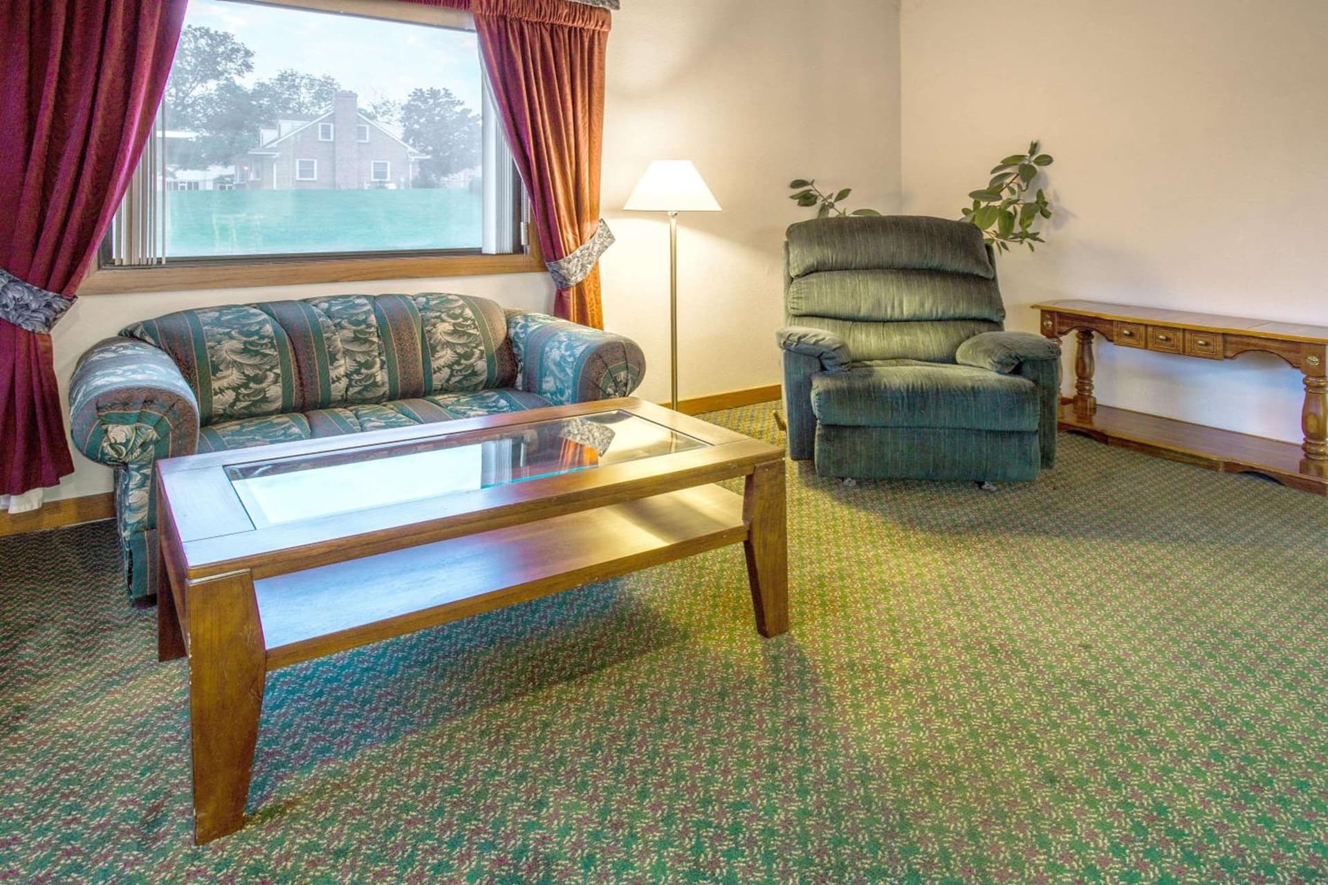 Super 8 by Wyndham Hartford WI property views in Hartford, WI — gallery photo 3