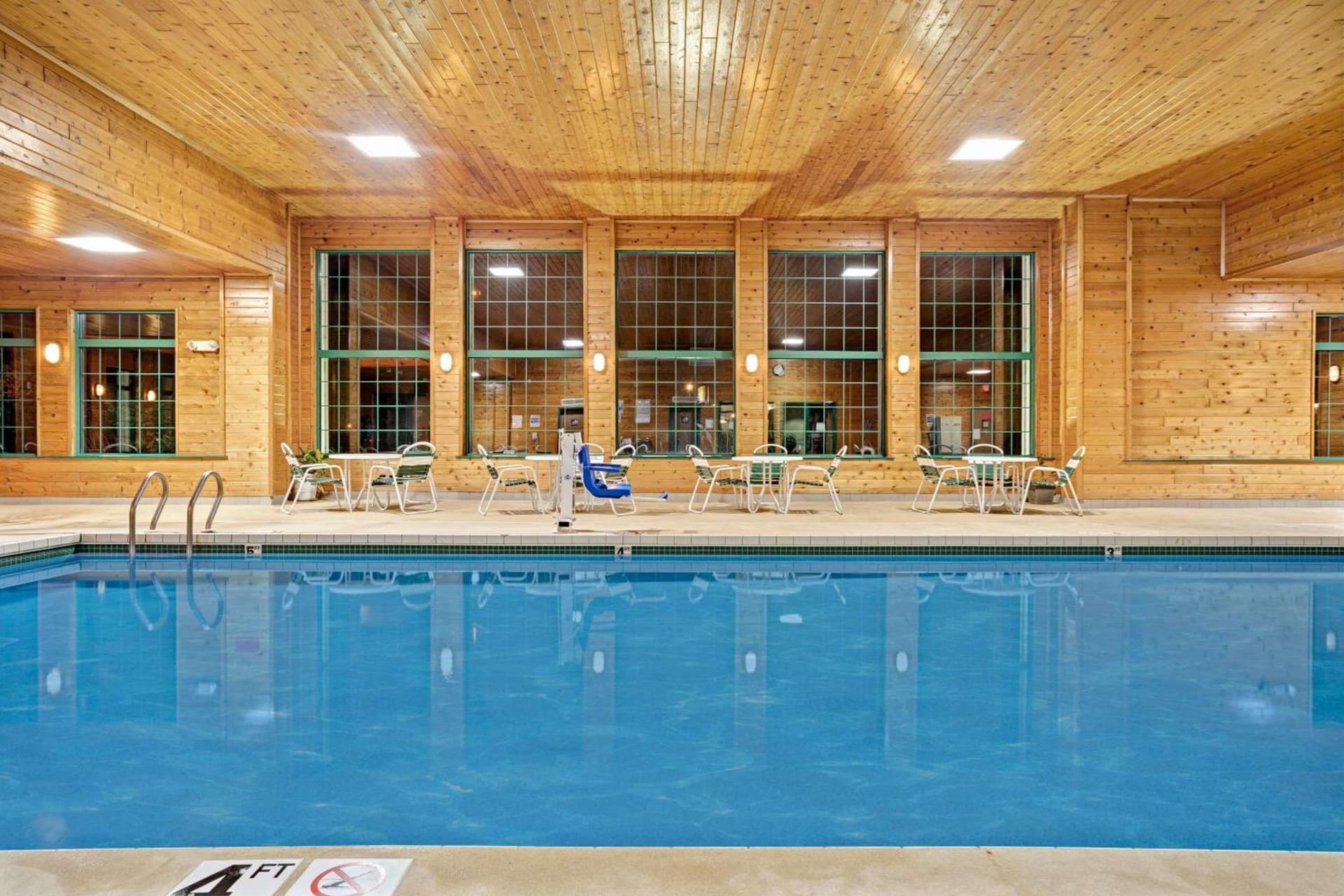 Super 8 by Wyndham Hudson property views in Hudson, WI — gallery photo 3