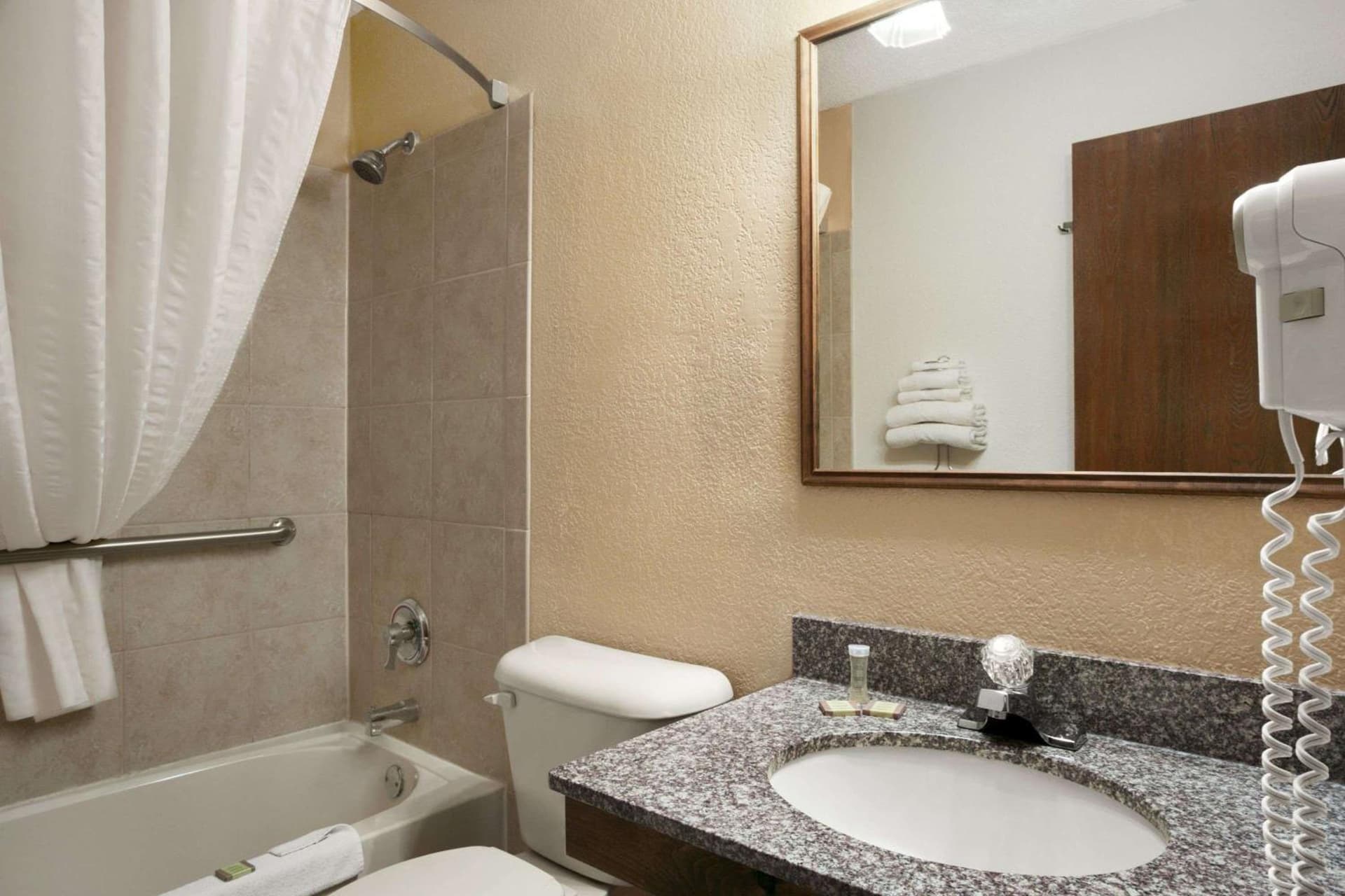 Super 8 by Wyndham New Castle property views in New Castle, PA — gallery photo 3