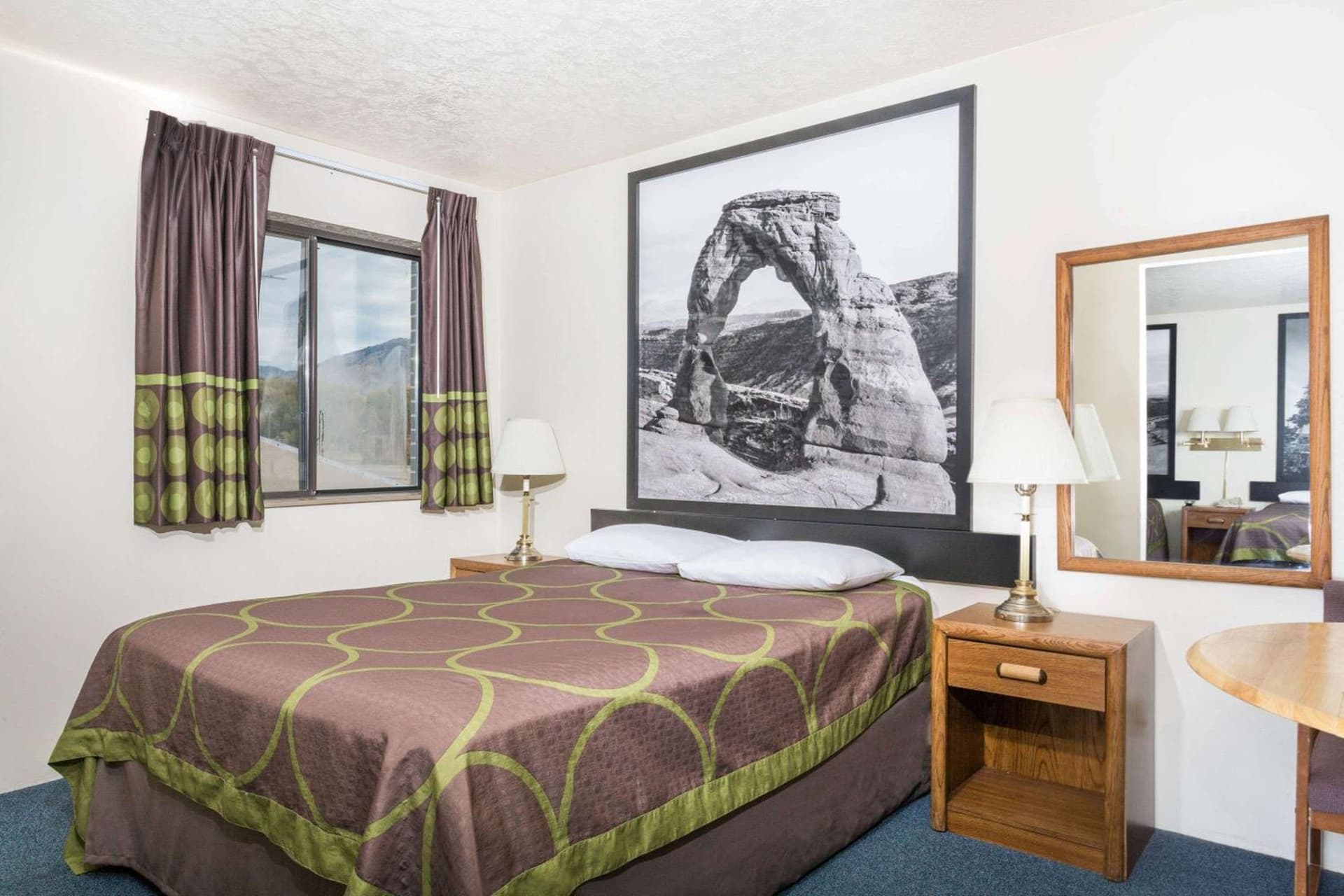 Super 8 by Wyndham Logan gallery photo in Logan, UT — image 7